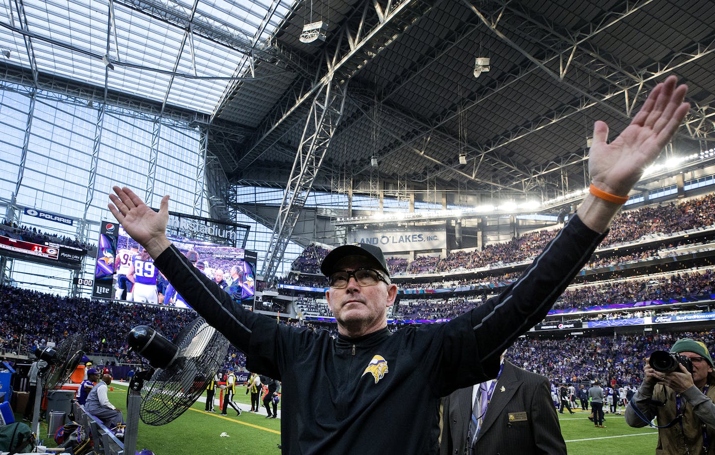 Vikings head coach Mike Zimmer did the Skol clap as he walked off the field at the end of a 23-10 win against the Bears to close out the regular season.