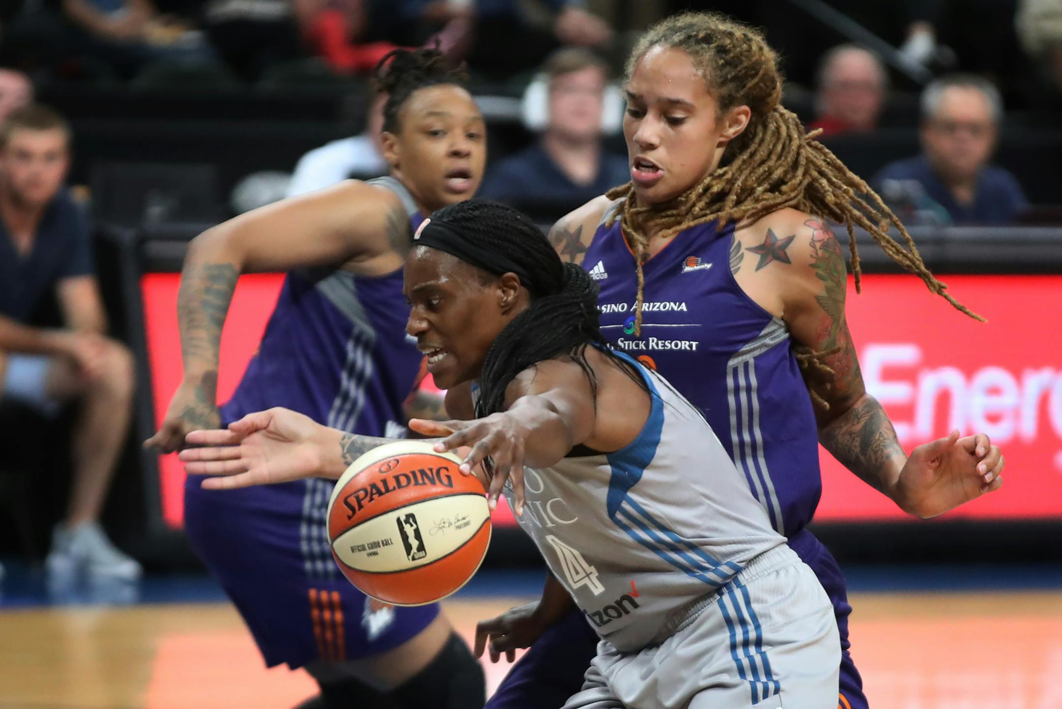 Lynx center Sylvia Fowles, who had 14 points and 10 rebounds, drove past Phoenix&#x2019;s Brittney Griner on Tuesday at Xcel Energy Center.