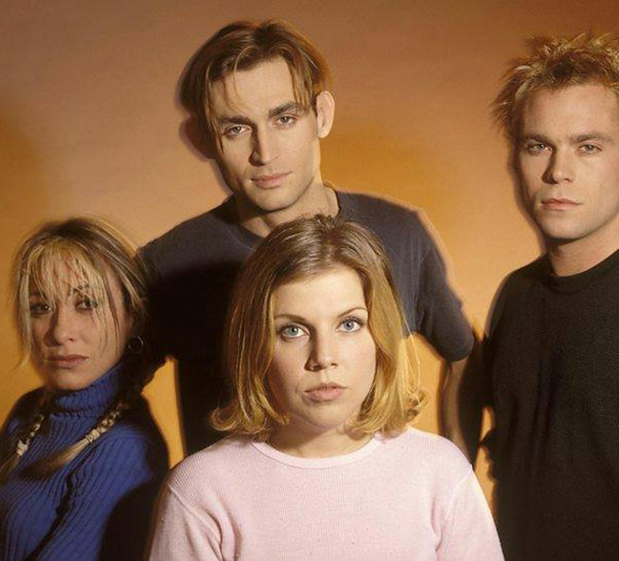 Belly (Tanya DOnelly, center) ORG XMIT: Xvd-ulP5Jn3gol9yPrMa