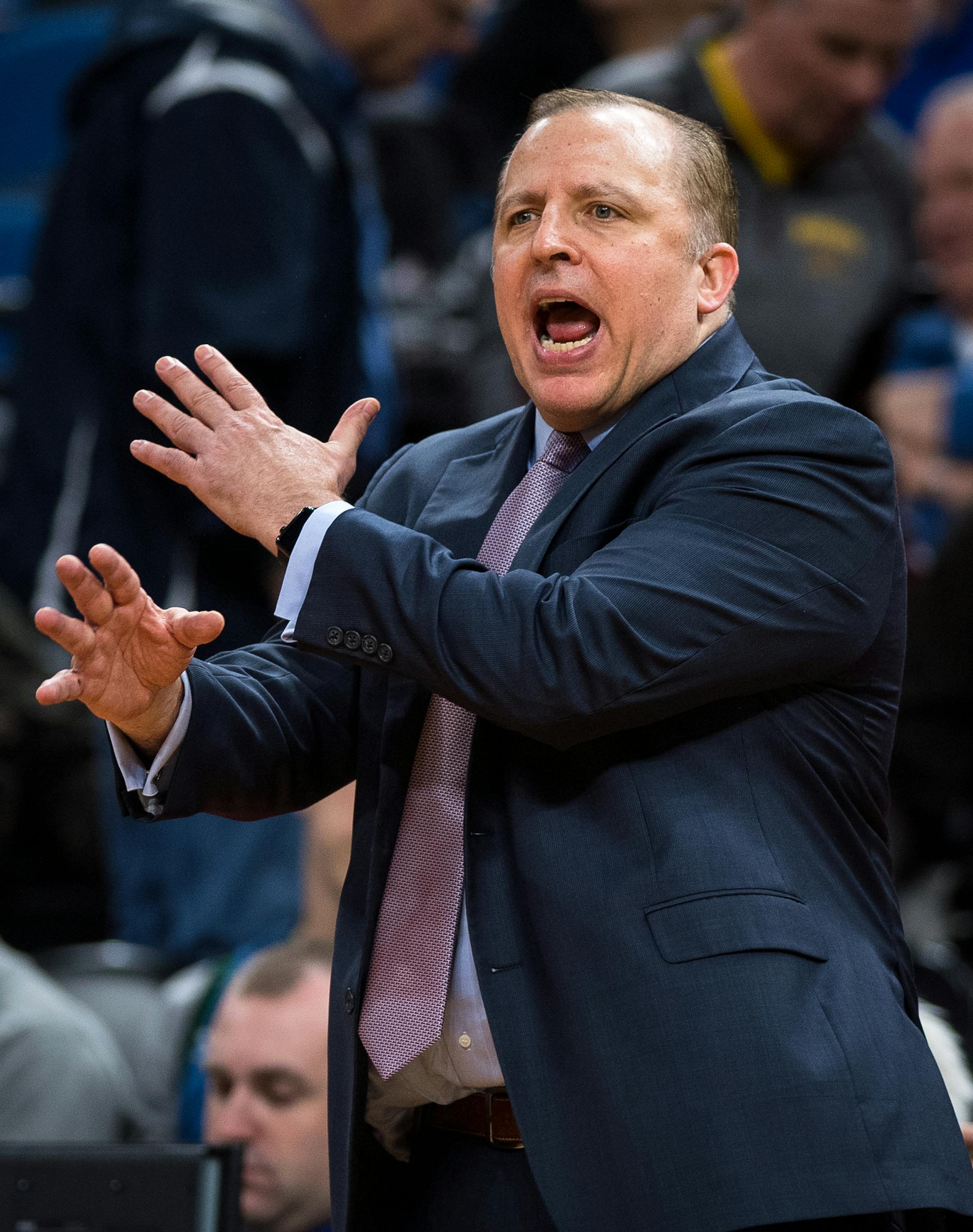 Minnesota Timberwolves head coach Tom Thibodeau gestured to his players during the fourth quarter Wednesday. ] (AARON LAVINSKY/STAR TRIBUNE) aaron.lavinsky@startribune.com The Minnesota Timberwolves played the Memphis Grizzlies in a preseason game on Wednesday, Oct. 19, 2016 at Target Center in Minneapolis, Minn.