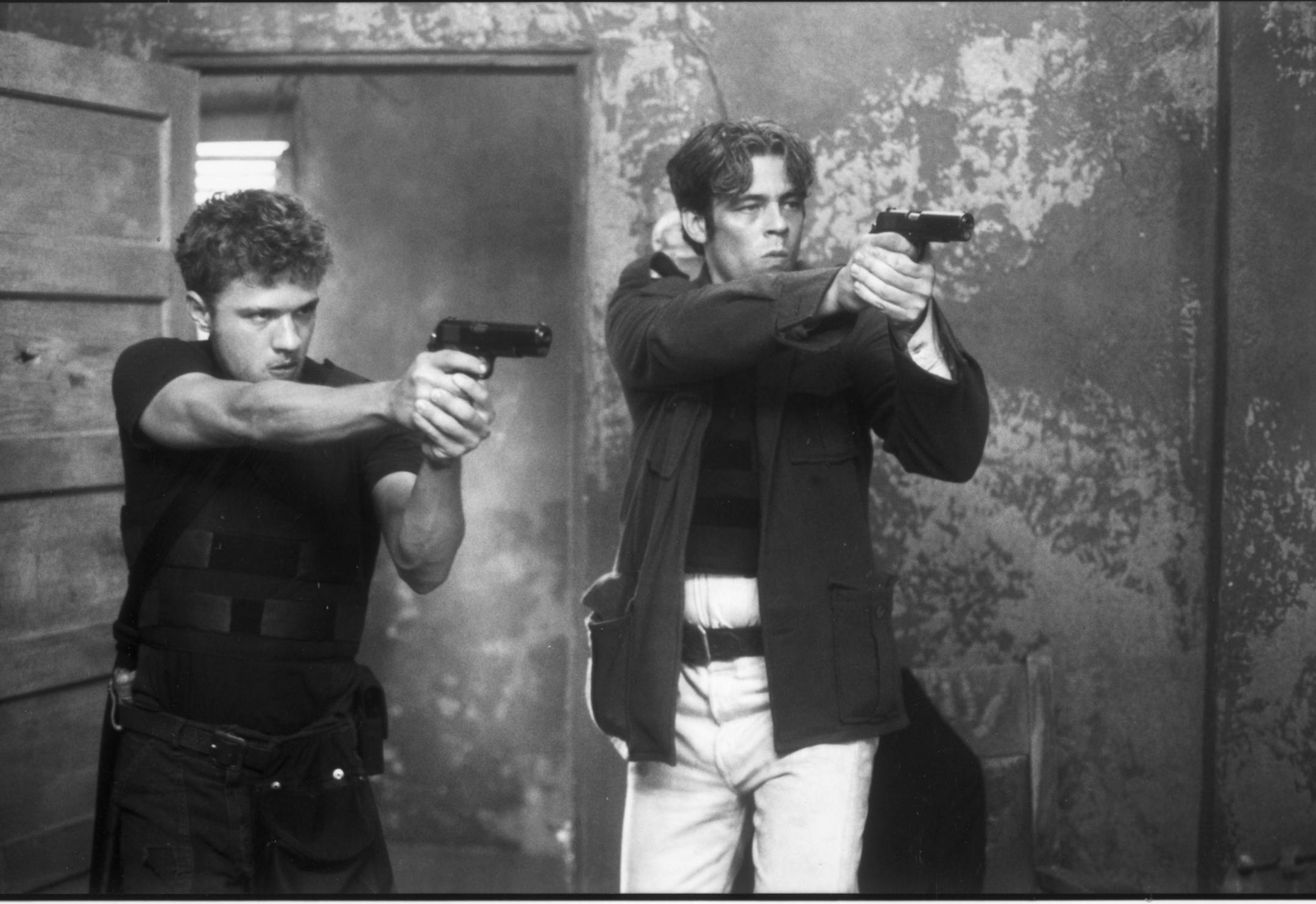 %%Ryan Phillippe and Benicio Del Toro in "The Way of the Gun."Õ0