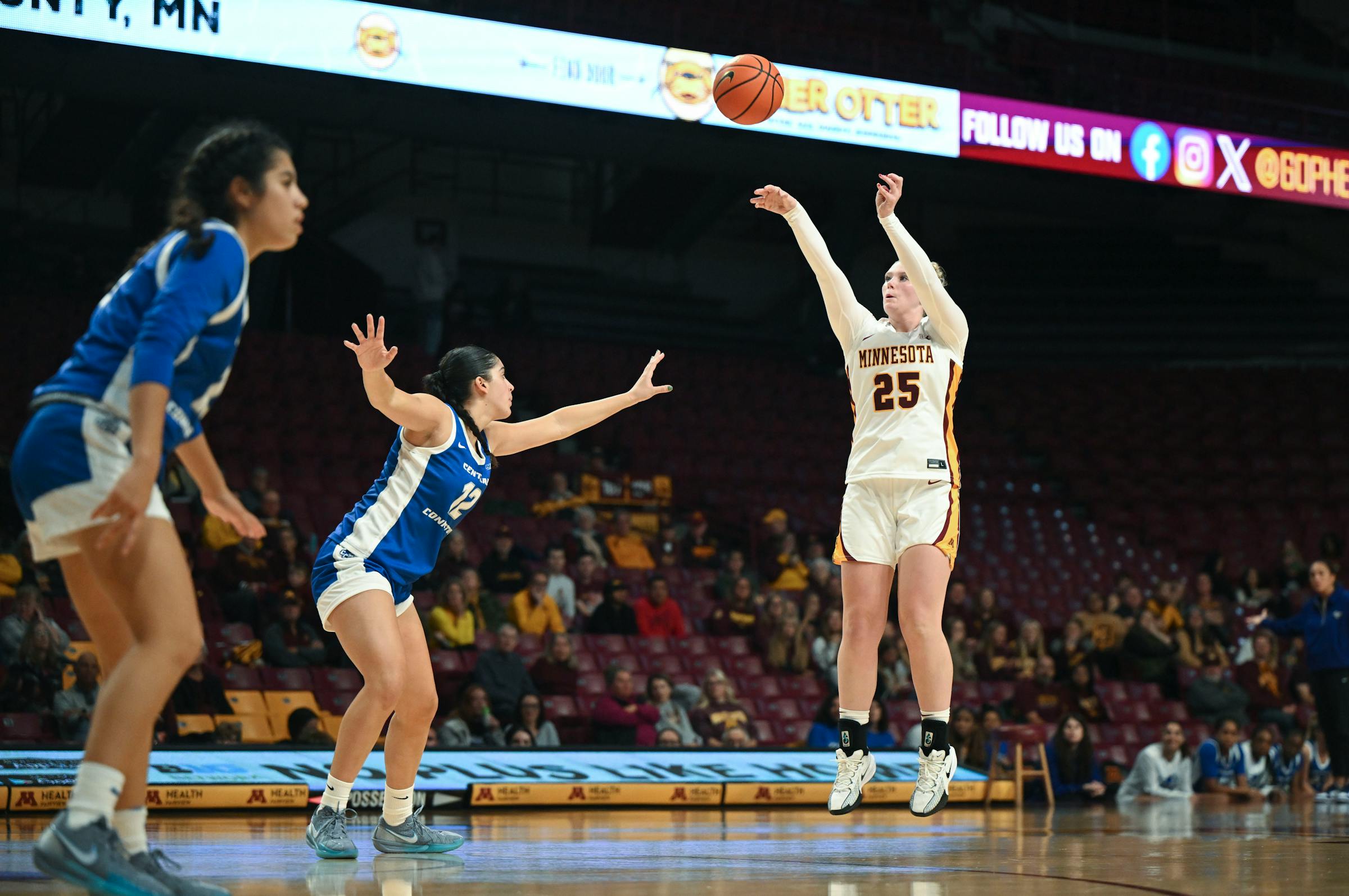 Gophers victory reveals spotty offense and all the defense anybody needs