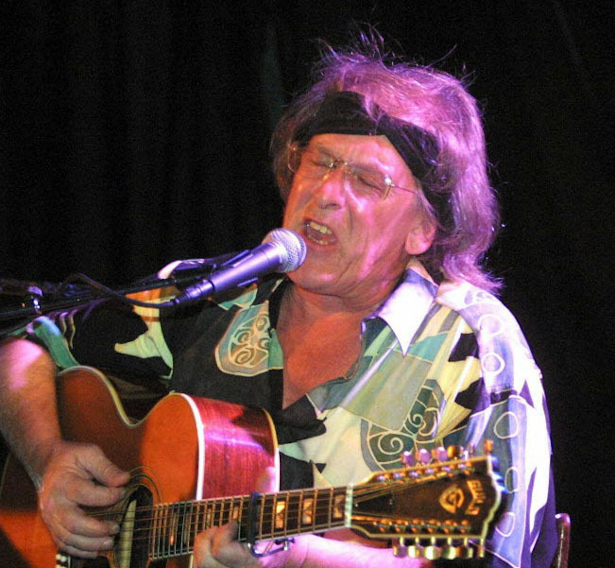 Paul Kantner of Jefferson Starship perfomed in June 2001 during the Freedom Sings benefit concert in New York. Kantner, an original member of the seminal 1960s rock band Jefferson Airplane and the eventual leader of successor group Jefferson Starship, has died at age 74.