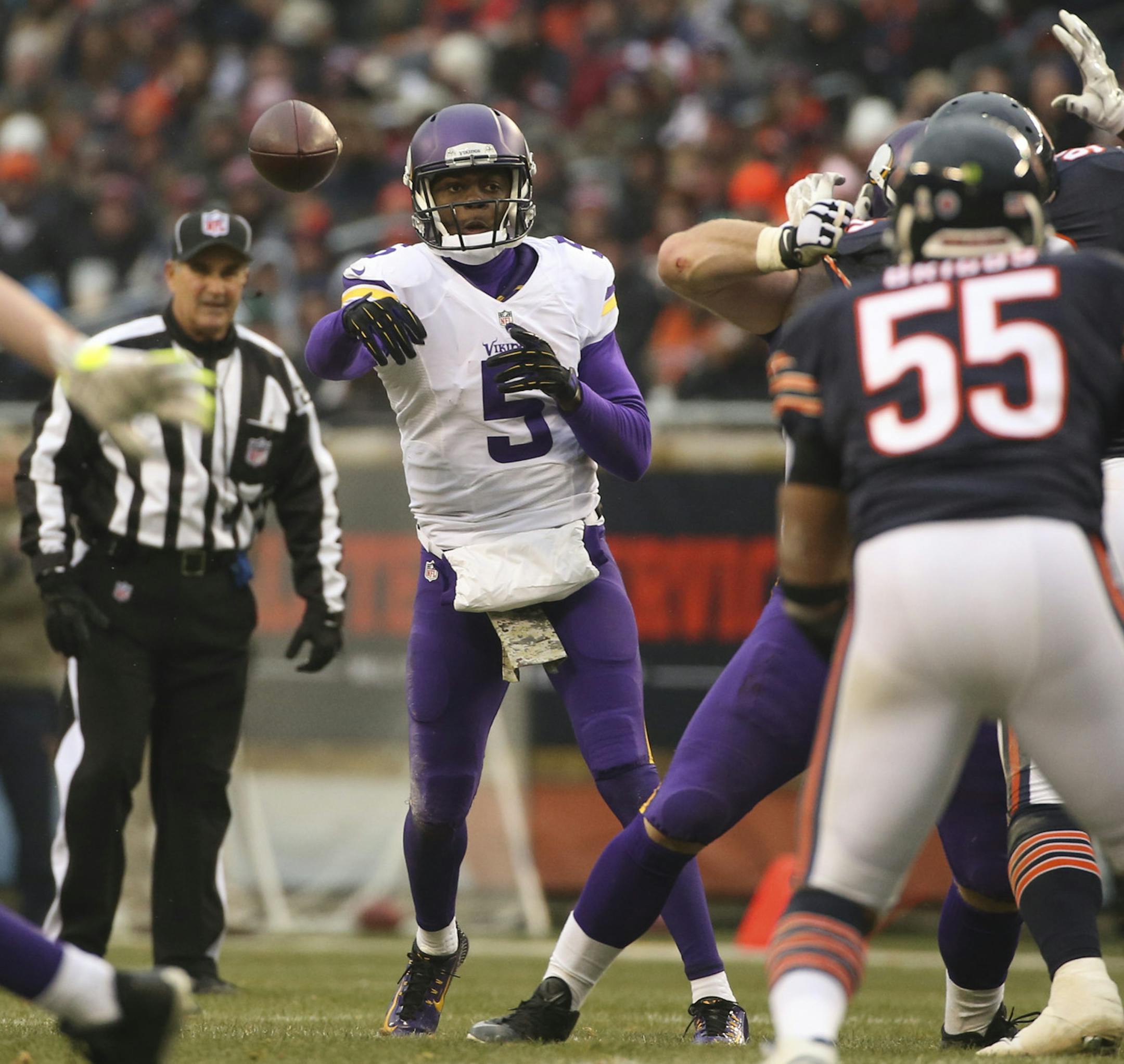 Minnesota Vikings quarterback Teddy Bridgewater threw an incomplete pass intended for Minnesota Vikings running back Jerick McKinnon (31) in the third quarter Sunday afternoon at Soldier Field in Chicago. ] JEFF WHEELER ‚Ä¢ jeff.wheeler@startribune.com The Vikings lost to the Chicago Bears 21-13 Sunday afternoon, November 16, 2014 at Soldier Field in Chicago.