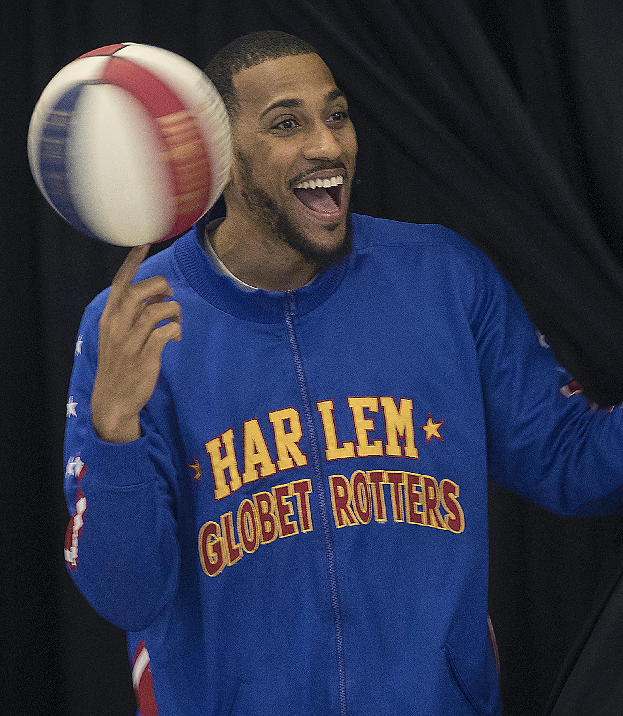 Zeus McClurkin, a forward with the world-famous Harlem Globetrotters, greeted children and fans as he was introduced as this weekís special Toddler Tuesday guest at Mall of America, Tuesday, April 11, 20017 in Bloomington, MN. ] ELIZABETH FLORES ï liz.flores@startribune.com
