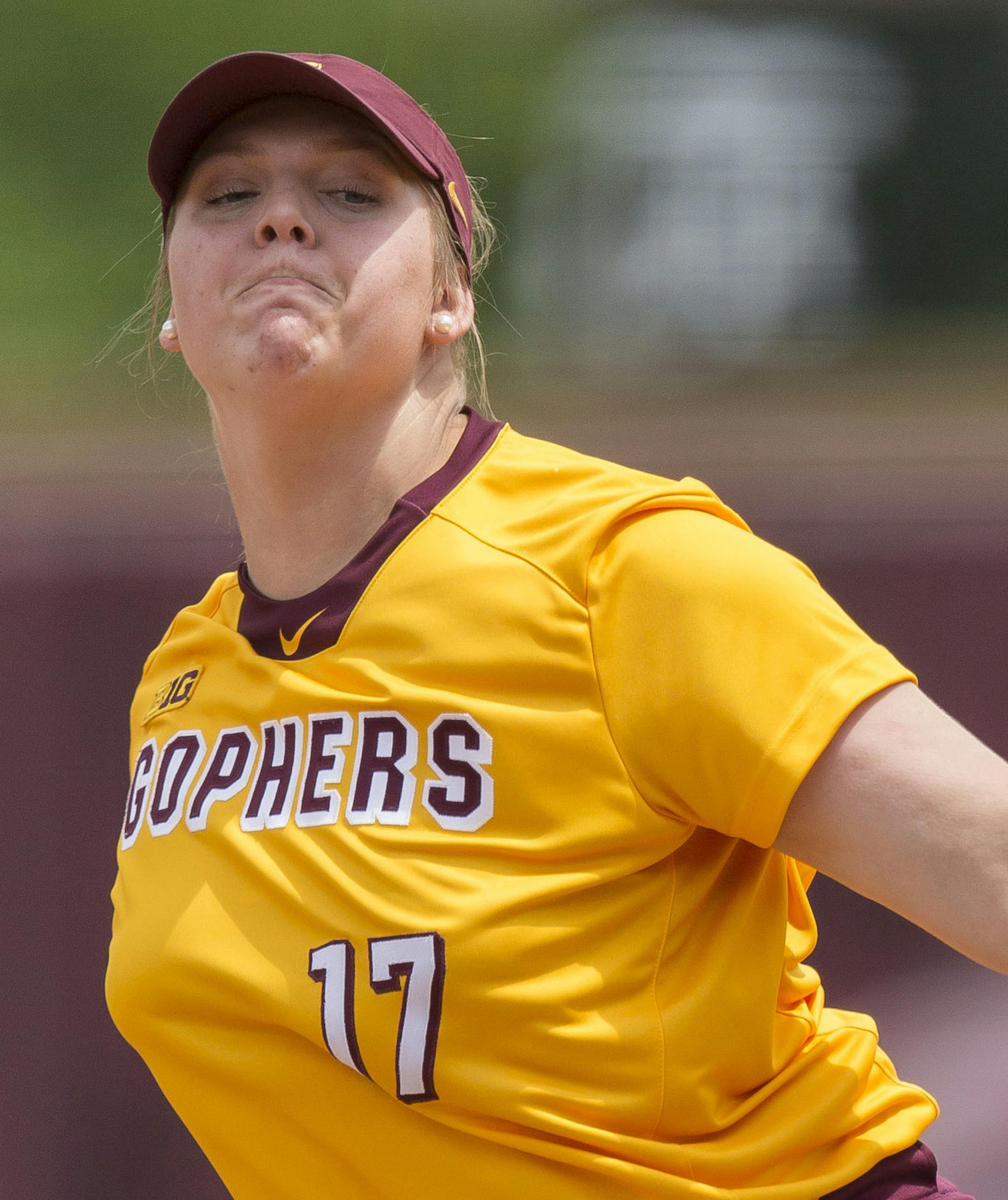 Minnesota's Sara Groenewegen pitches in the first inning against Alabama in the NCAA regional softball tournament, Saturday, May 20, 2017, at Rhoads Stadium in Tuscaloosa, Ala. Alabama won 1-0. (Vasha Hunt/AL.com via AP)