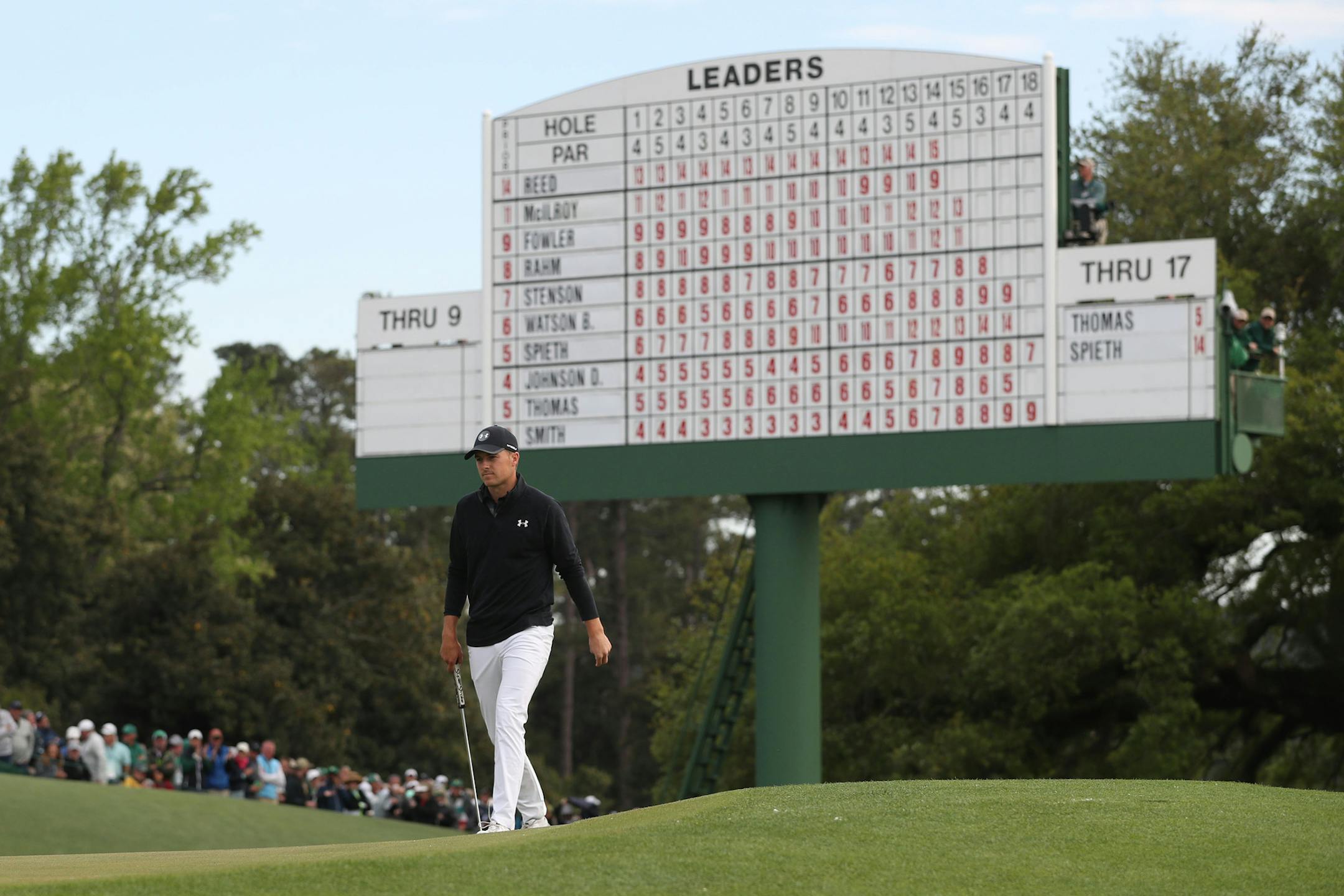 Jordan Spieth approaches the 18th green where he bogied to fall to 13 under for the round during the final round of the Masters at Augusta National Golf Club on Sunday, April 8, 2018, in Augusta, Ga. (Jason Getz/Atlanta Journal-Constitution/TNS) ORG XMIT: 1228027