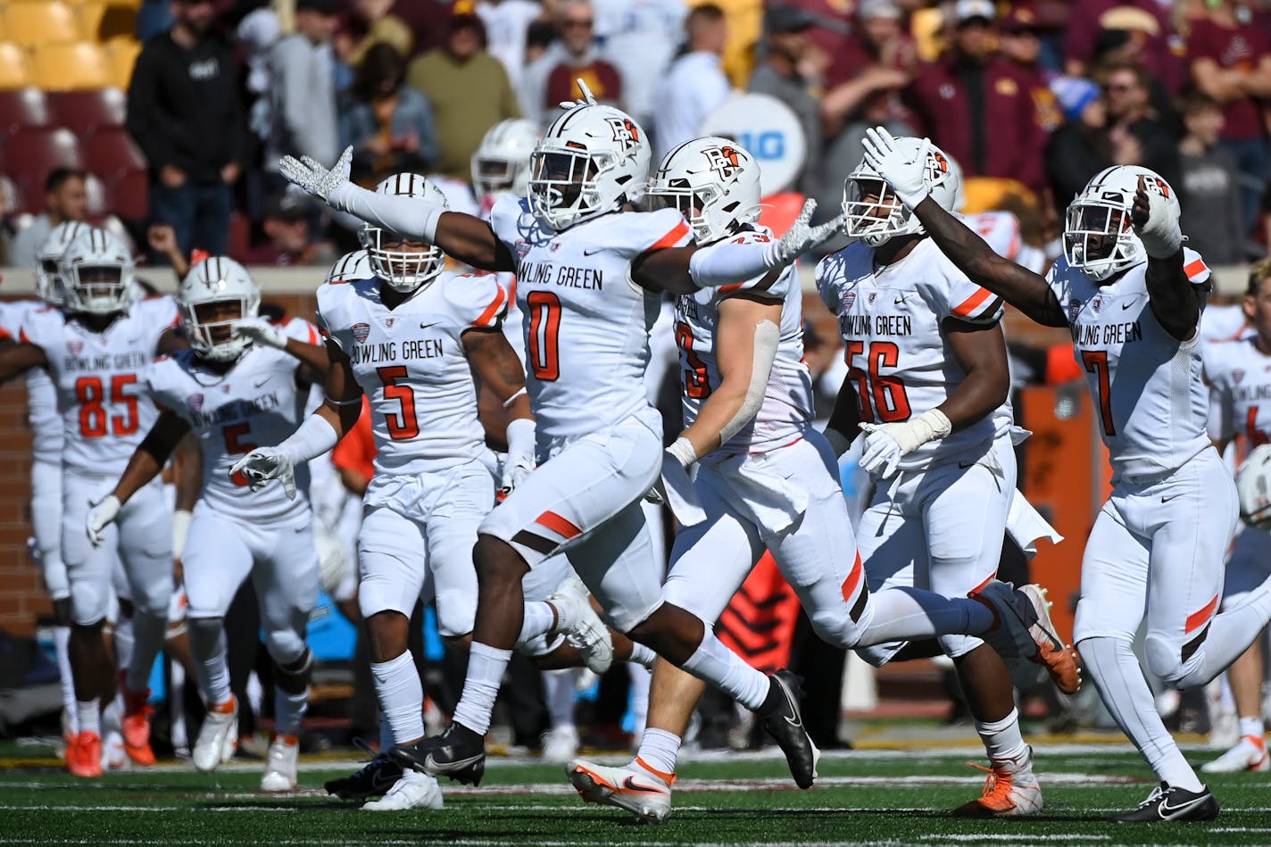 Bowling Green players, including safety Jordan Anderson (0), celebrated a late fourth quarter interception by Anderson, effectively ending the game against the Minnesota Gophers. ] AARON LAVINSKY • aaron.lavinsky@startribune.com