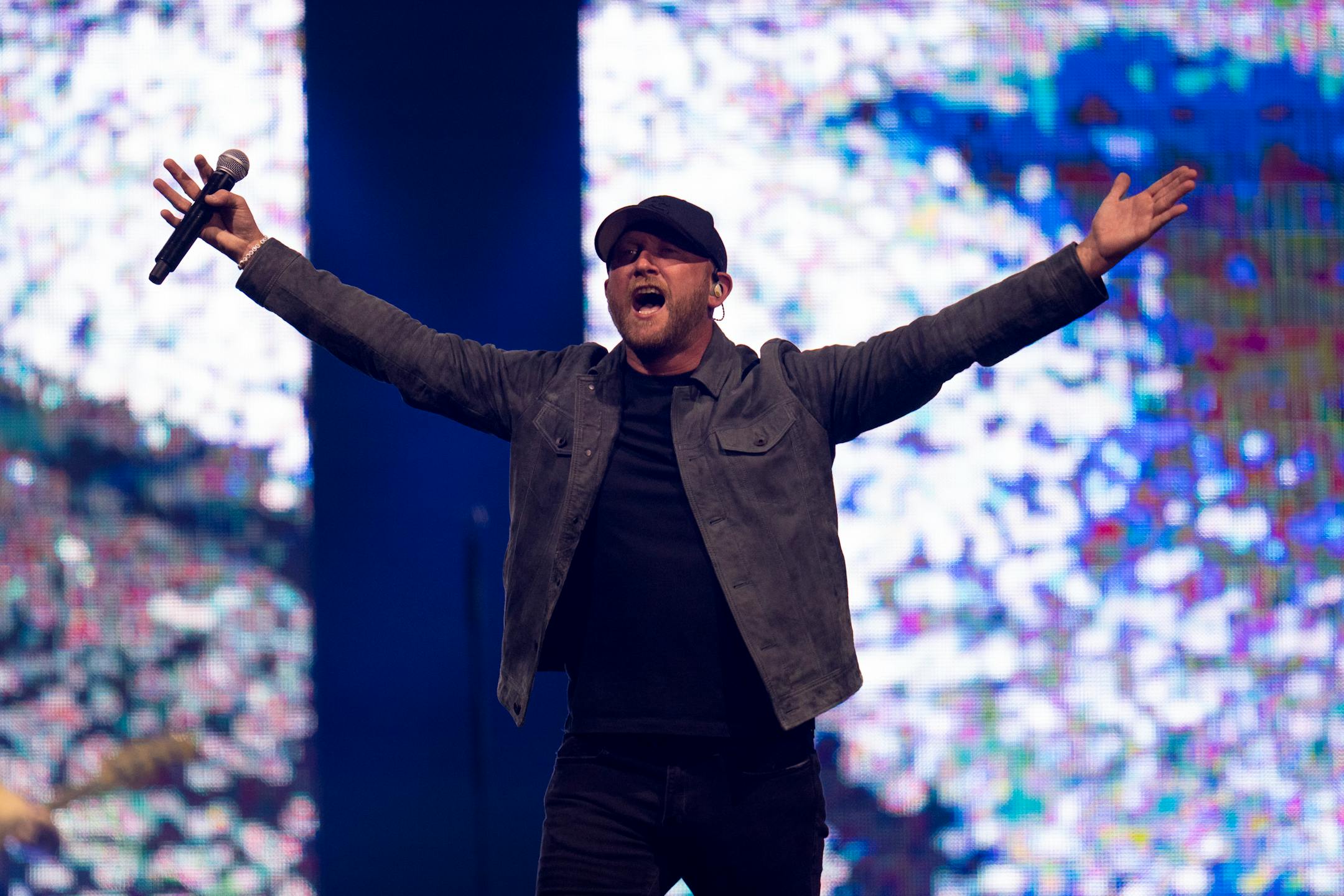 Cole Swindell performs at the Xcel Energy Center on Thursday, July 27, 2023 in St. Paul, Minn. ] RENEE JONES SCHNEIDER • renee.jones@startribune.com