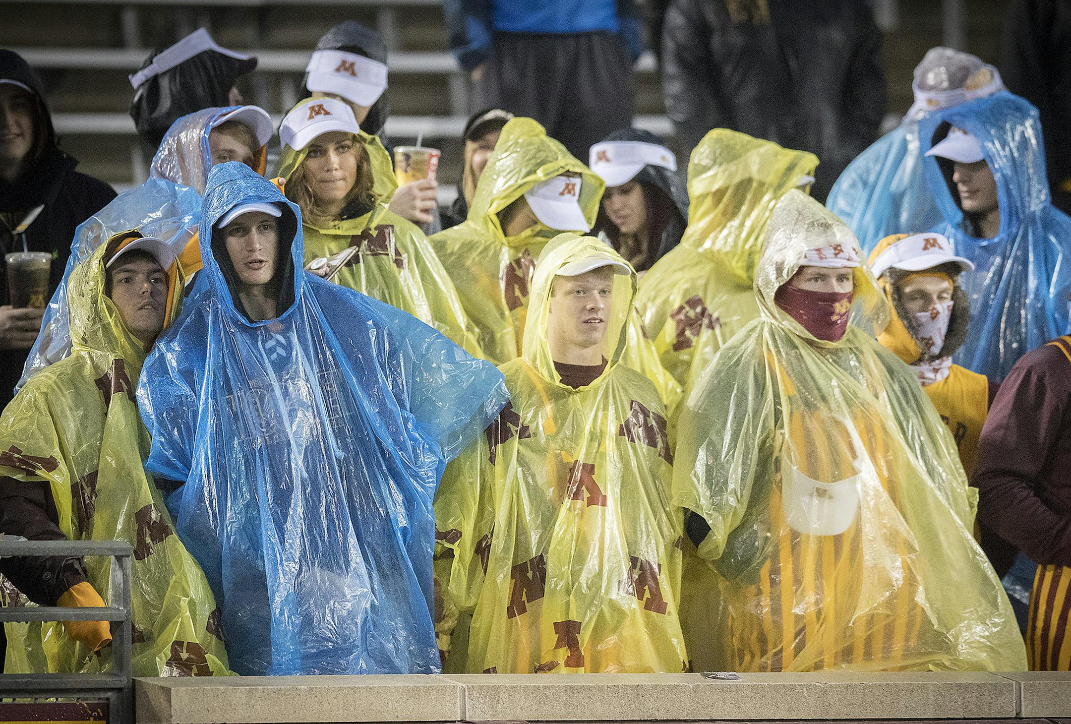 Minnesota fans battled rainy conditions before the Gophers took on Michigan State at TCF Bank Stadium, Saturday, October 14, 2017 in Minneapolis, MN. ] ELIZABETH FLORES ï liz.flores@startribune.com