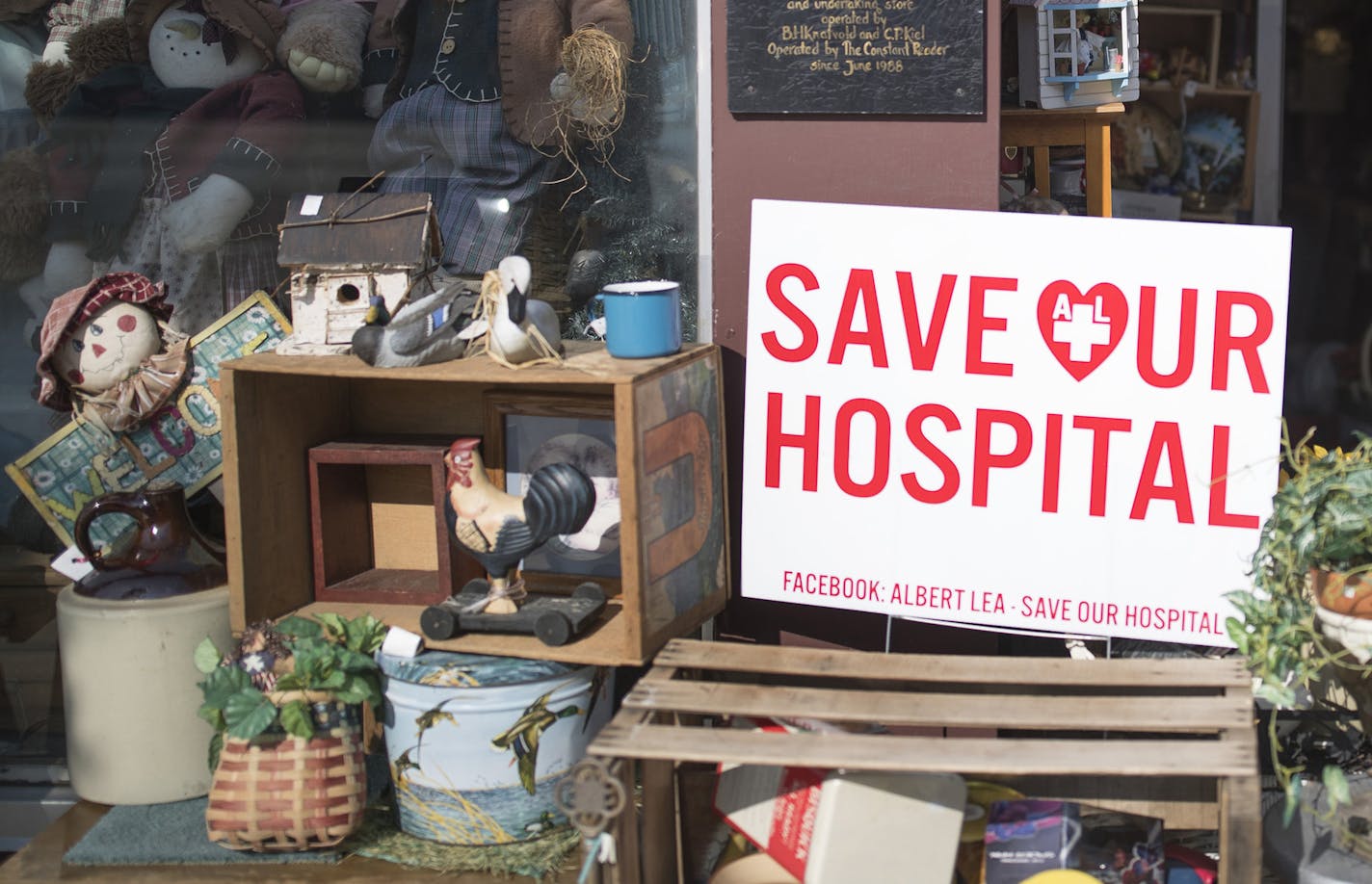 Eloise Adams carried antiques on the sidewalk, as she started the morning at her shop "Adams Originals Shop" Thursday August 24,2017 in Albert Lea, MN. Elise and her husband Jack Adams have been married for 57 years, and their last child was born at the Mayo Hospital. Jack has had two strokes, and is worried about what he would do if the hospital were to close. The Mayo Clinic's plan to remove key inpatient and obstetrics services from its hospital in Albert Lea has caused uproar. ] JERRY HOLT &