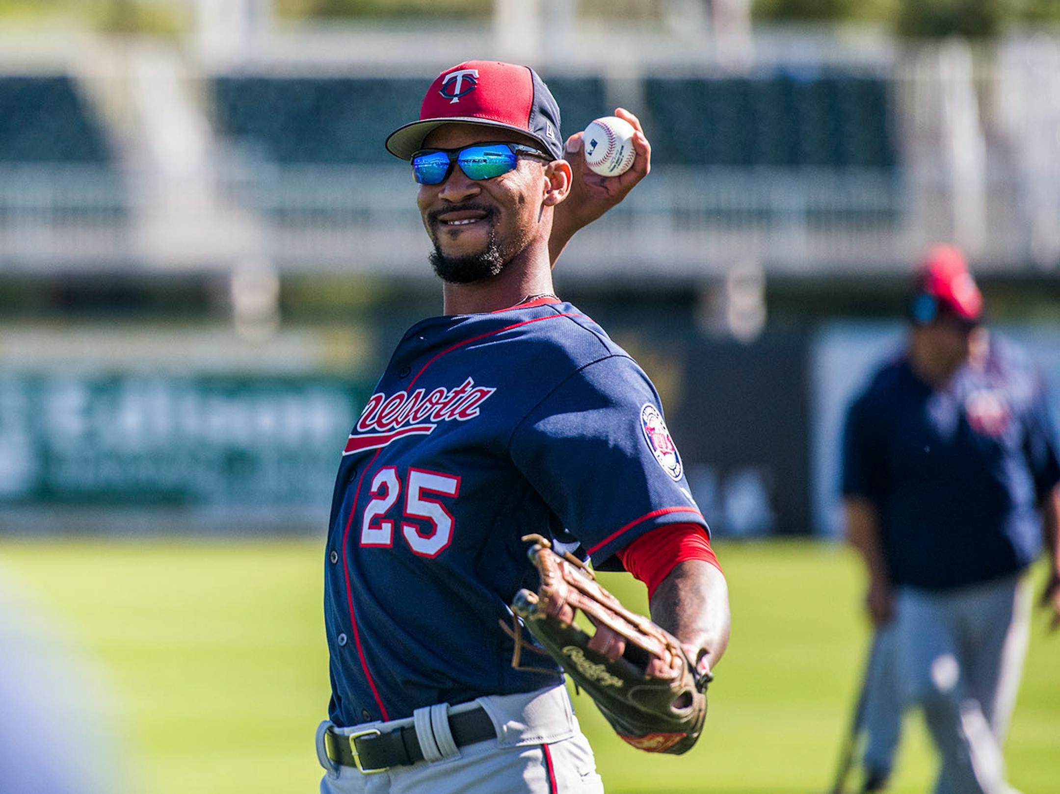 Twins outfielder Byron Buxton (25) warmed up.