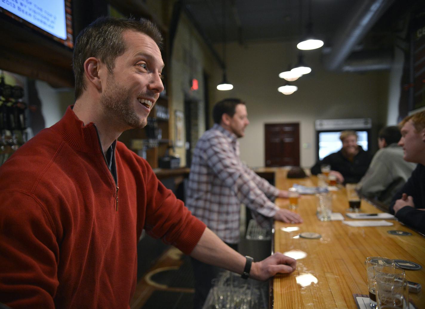 612Brew co-founder and brewer, Robert Kasak chats with patrons from behind the taproom's bar in Minneapolis. ] (SPECIAL TO THE STAR TRIBUNE/BRE McGEE)
**Robert Kasak (co-founder, brewer)