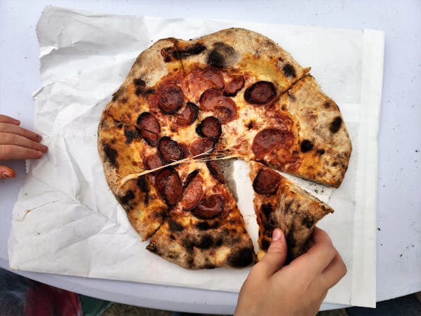 A 3-minute pizza from Brick Oven Bus.