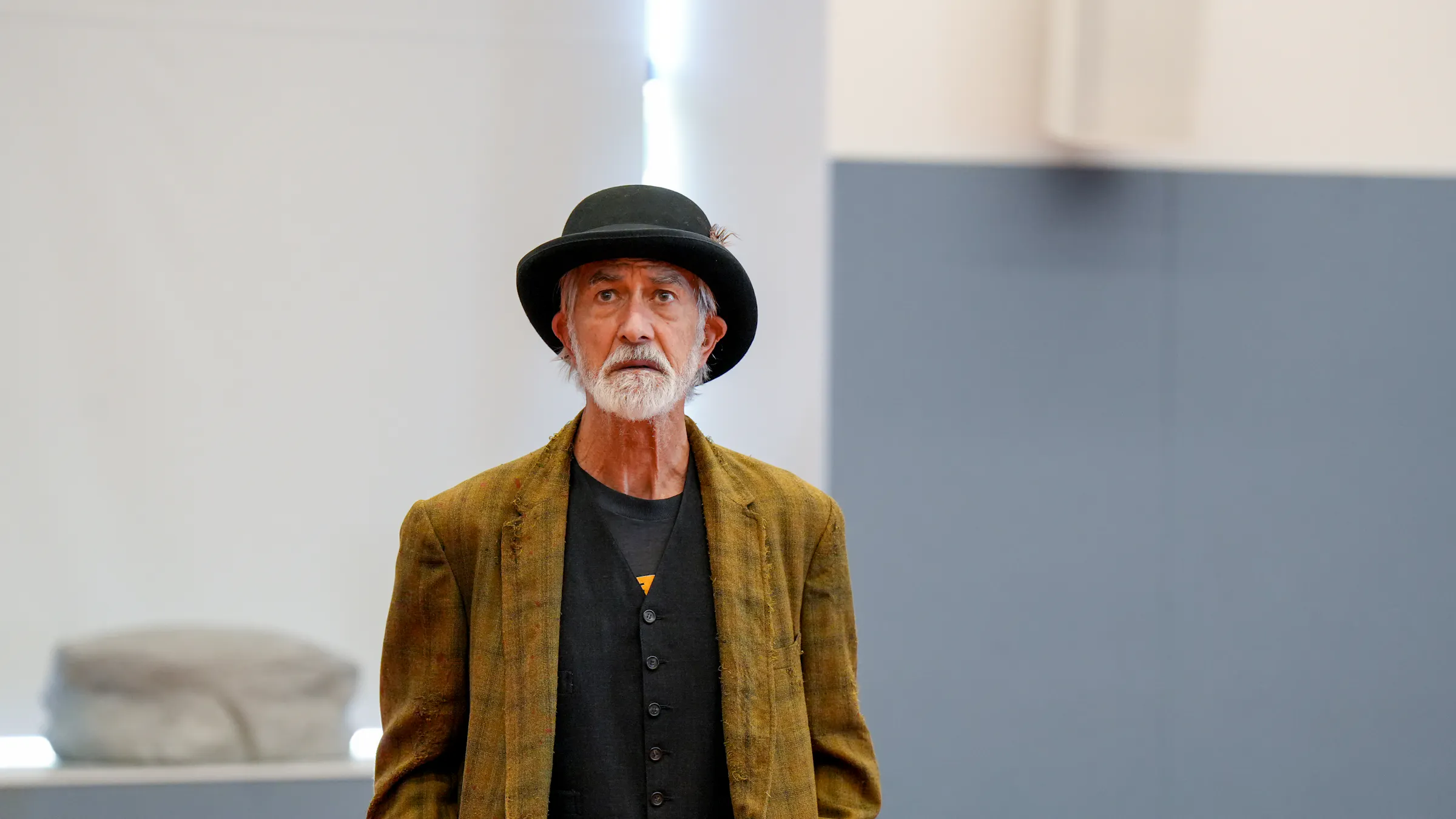 David Strathairn has faced mobsters and censors. Now he awaits Godot.