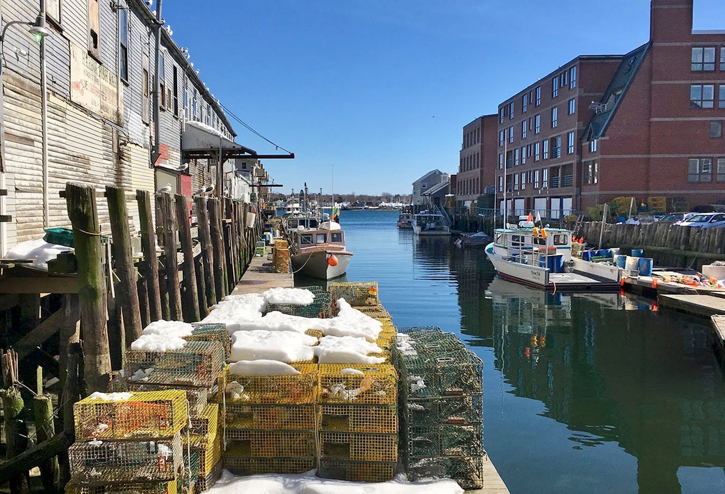 The Old Port has about a dozen working wharves where fishing boats and passenger vessels alike gather.