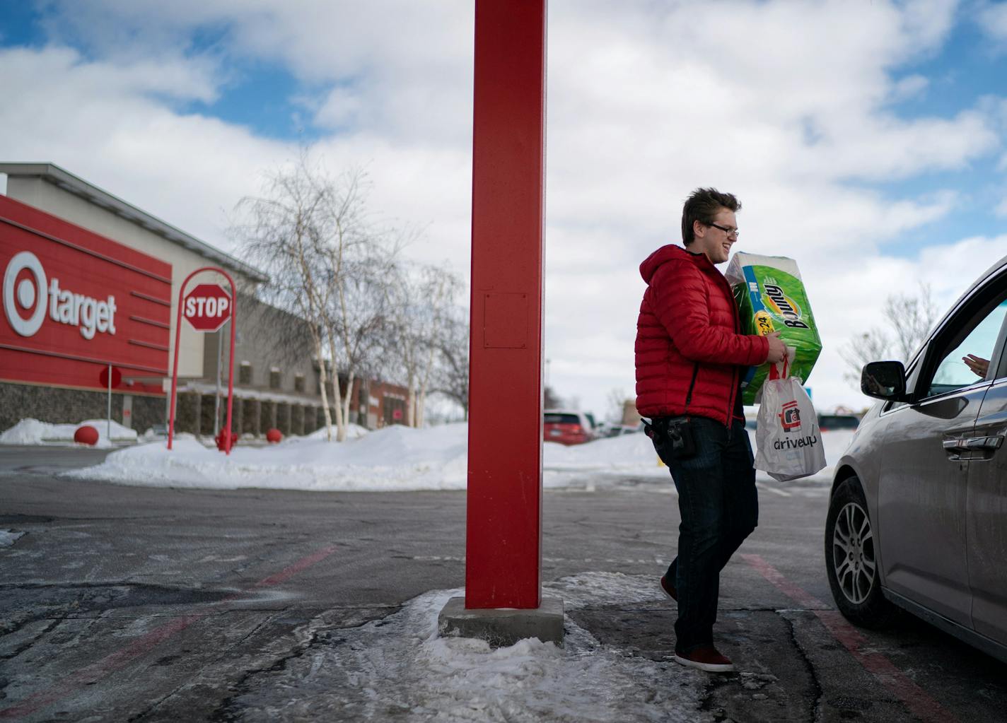 Tristan Conway brought an order from the Apple Valley Target store to the new drive up outside the store. ] GLEN STUBBE &#x2022; glen.stubbe@startribune.com Tuesday, March 5, 2019 Target Corp. releases fourth-quarter and annual earnings as it meets with investors in NYC.