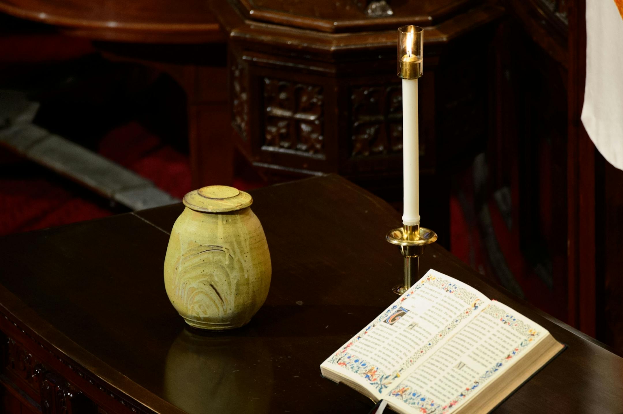 Joan Mondale's urn was created by her pottery mentor Warren MacKenzie.