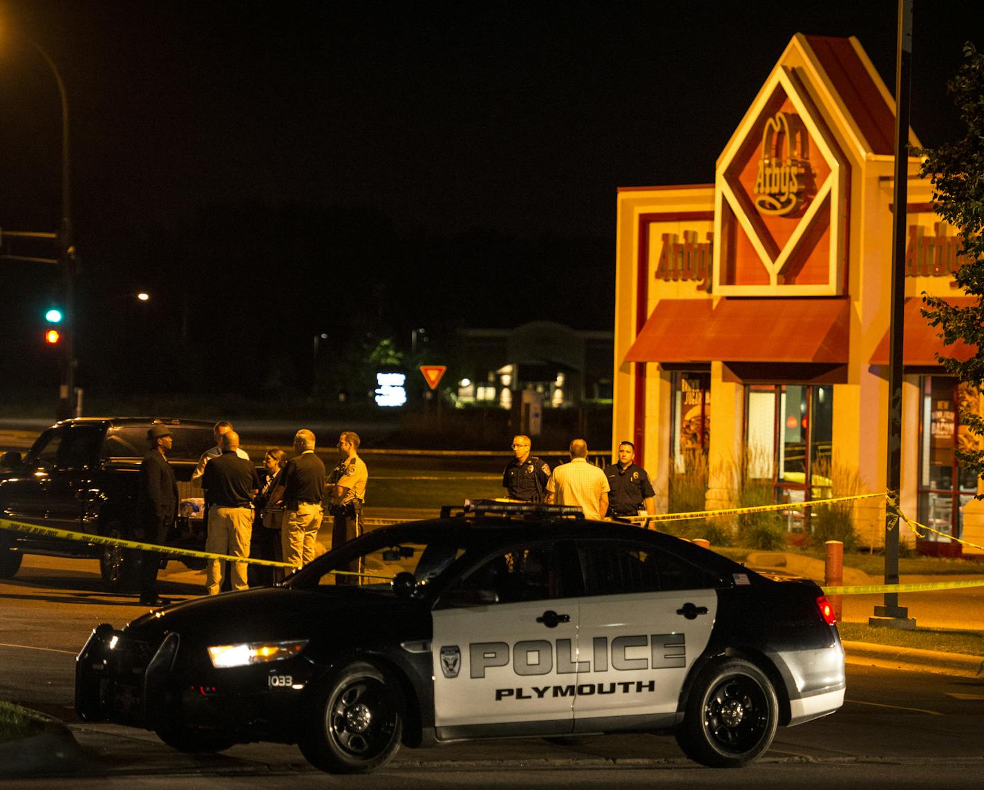 Police responded to an officer-involved shooting at an Arby's in Plymouth on Thursday, July 23, 2015. ] Aaron Lavinsky &#x2022; aaron.lavinsky@startribune.com ORG XMIT: MIN1507232308172040