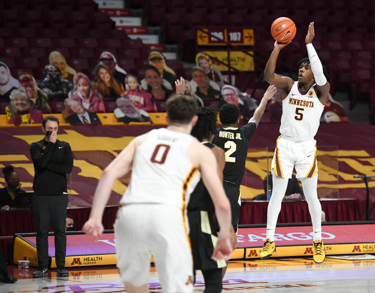 Gophers guard Marcus Carr hit a 3-pointer to give the Gophers a one-point lead with 11.2 seconds left to beat Purdue.