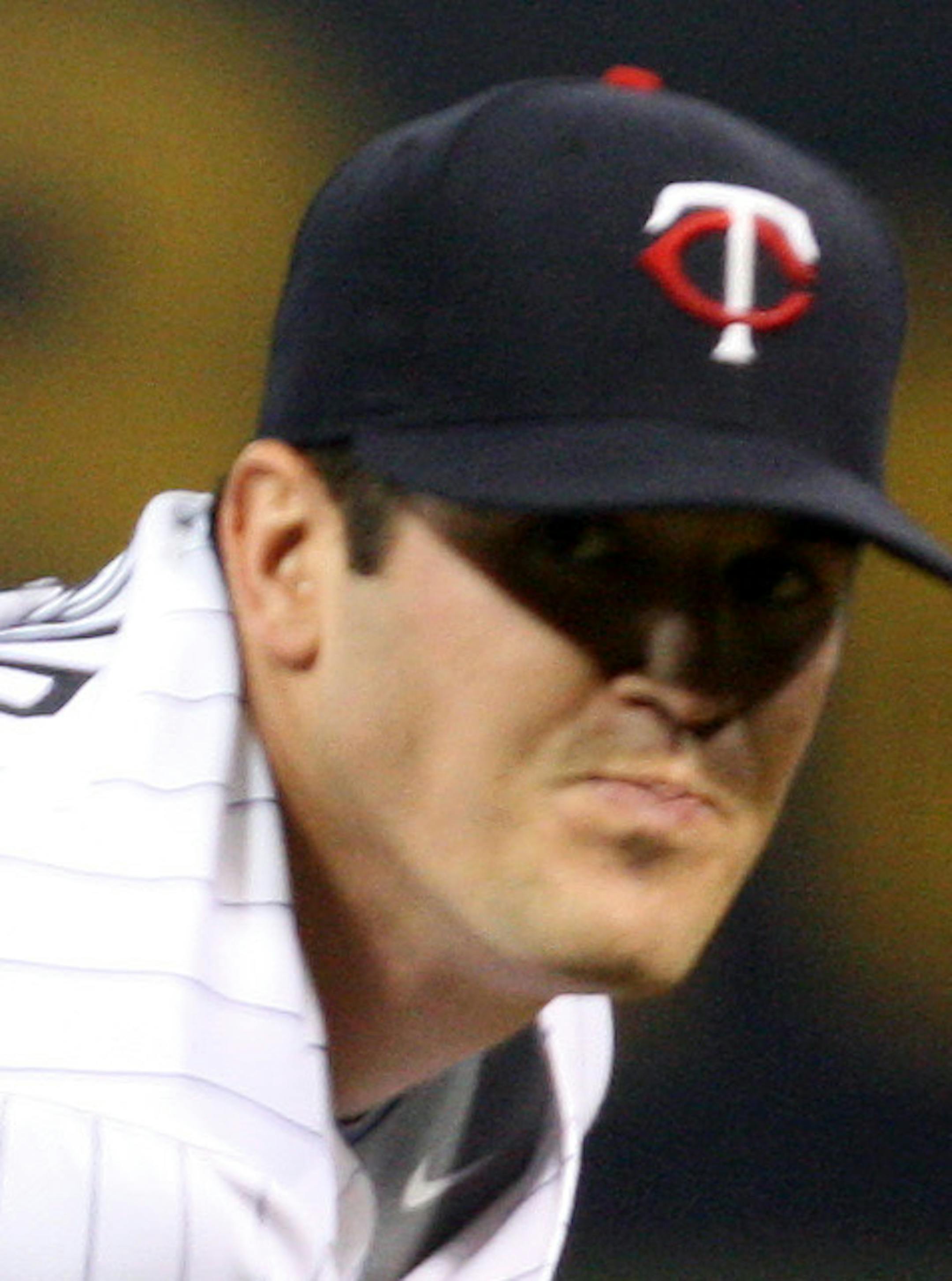 CARLOS GONZALEZ • cgonzalez@startribune.com September 1, 2009 – Minneapolis, MN – The Metrodome – MLB – Minnesota Twins vs. Chicago White Sox ] Minnesota Twins starting pitcher Jeff Manship (49) in the third inning. ORG XMIT: MIN2014041420530268