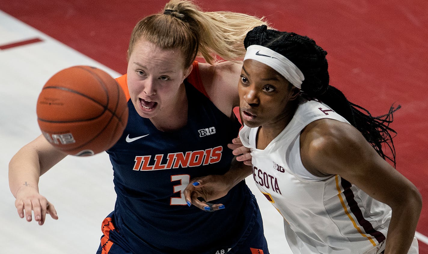 Illinois' Arieal Scott and the Gophers' Taiye Bello fought for a loose ball in a Jan. 6 game. To end their three-game losing streak, the Gophers will need to defend more, turn the ball over less and figure out a way to get some scoring from the perimeter.