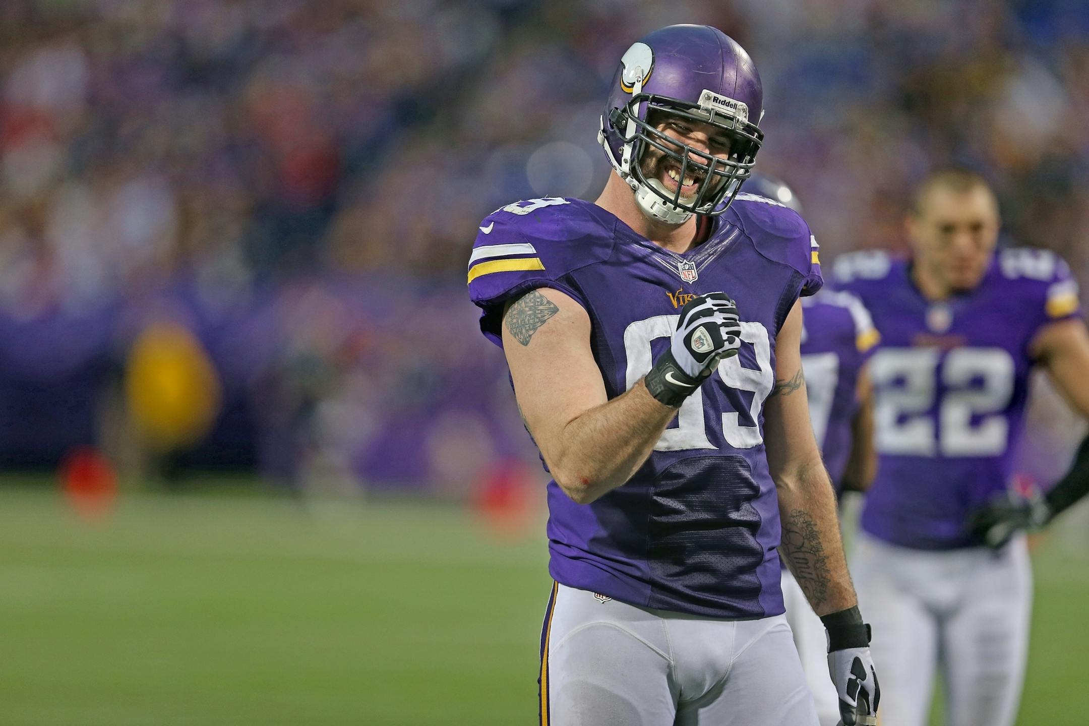 Minnesota Vikings defensive end Jared Allen (69) celebrated with fans in the fourth quarter at Mall of America Field, Sunday, December 15, 2013 in Minneapolis, MN. (ELIZABETH FLORES/STAR TRIBUNE) ELIZABETH FLORES � eflores@startribune.com