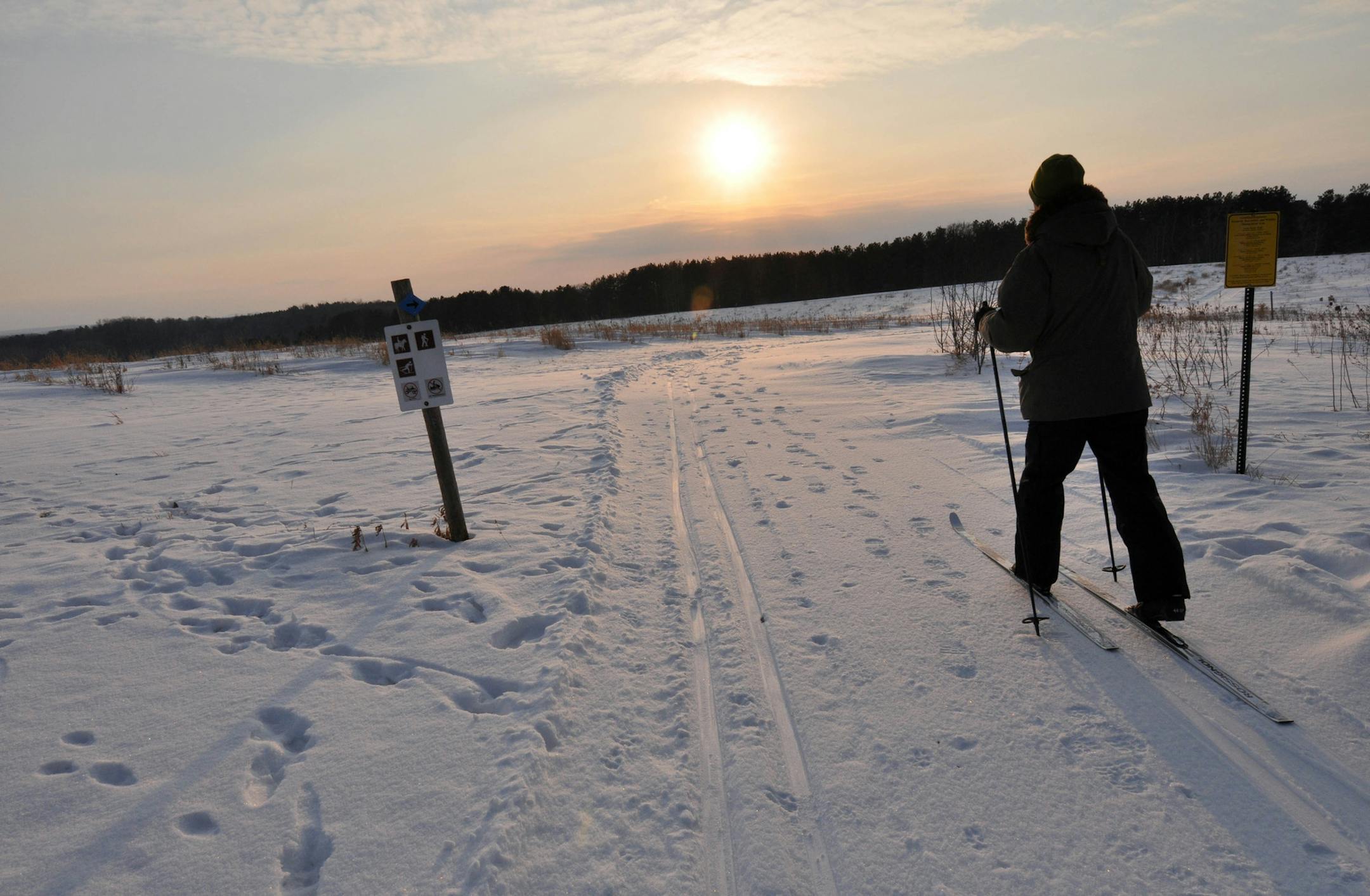 Photo by Liz Rolfsmeier Tom Lemmer, of Minneapolis, takes off from trail head of the Lone Rock Trail at Vermillion Highlands.