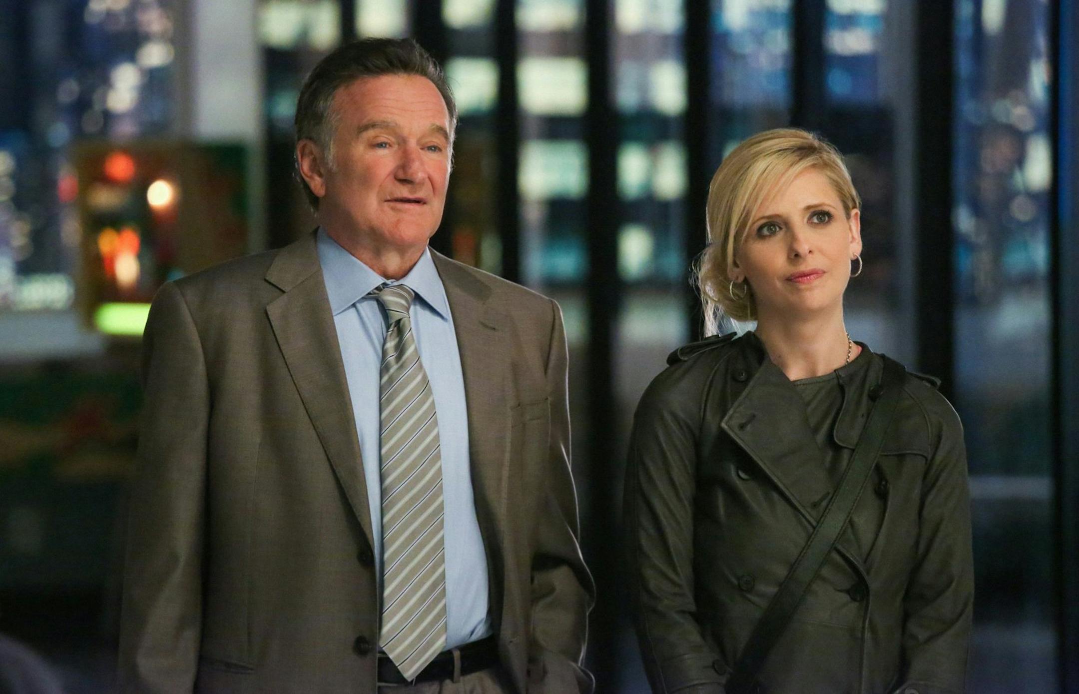 Academy Award winner Robin Williams returns to series television in "The Crazy Ones," CBS's new single camera workplace comedy about a larger-than-life advertising genius whose unorthodox methods and unpredictable behavior would get him fired if he weren't the boss. Simon Roberts (Williams) is the head of a powerful agency, with the biggest clients and brands in the world, but even more important to him is that his daughter Sydney (Sarah Michelle Gellar) is by his side. "The Crazy Ones" will pre