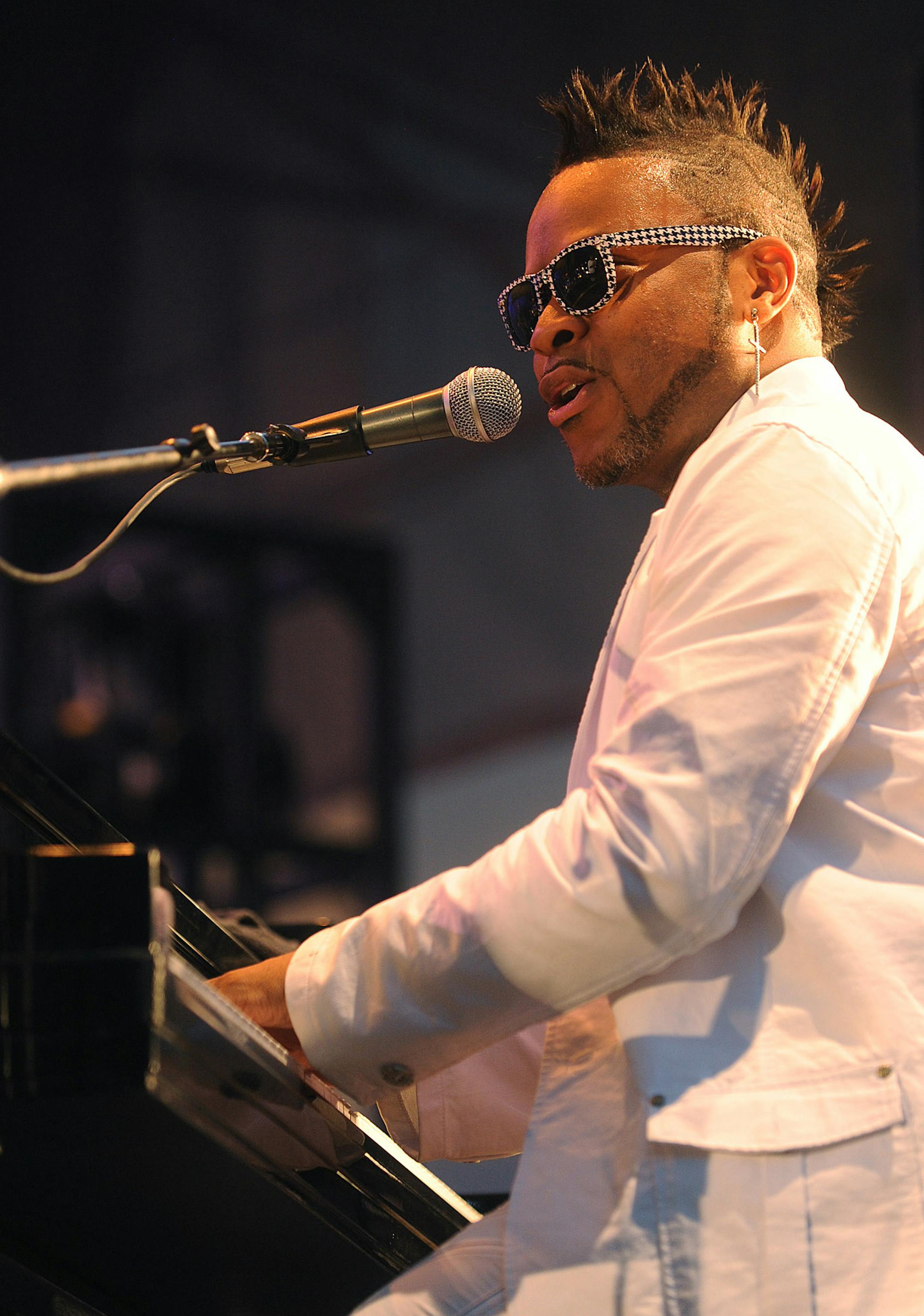 Musician Davell Crawford photo by DINO PERRUCCI