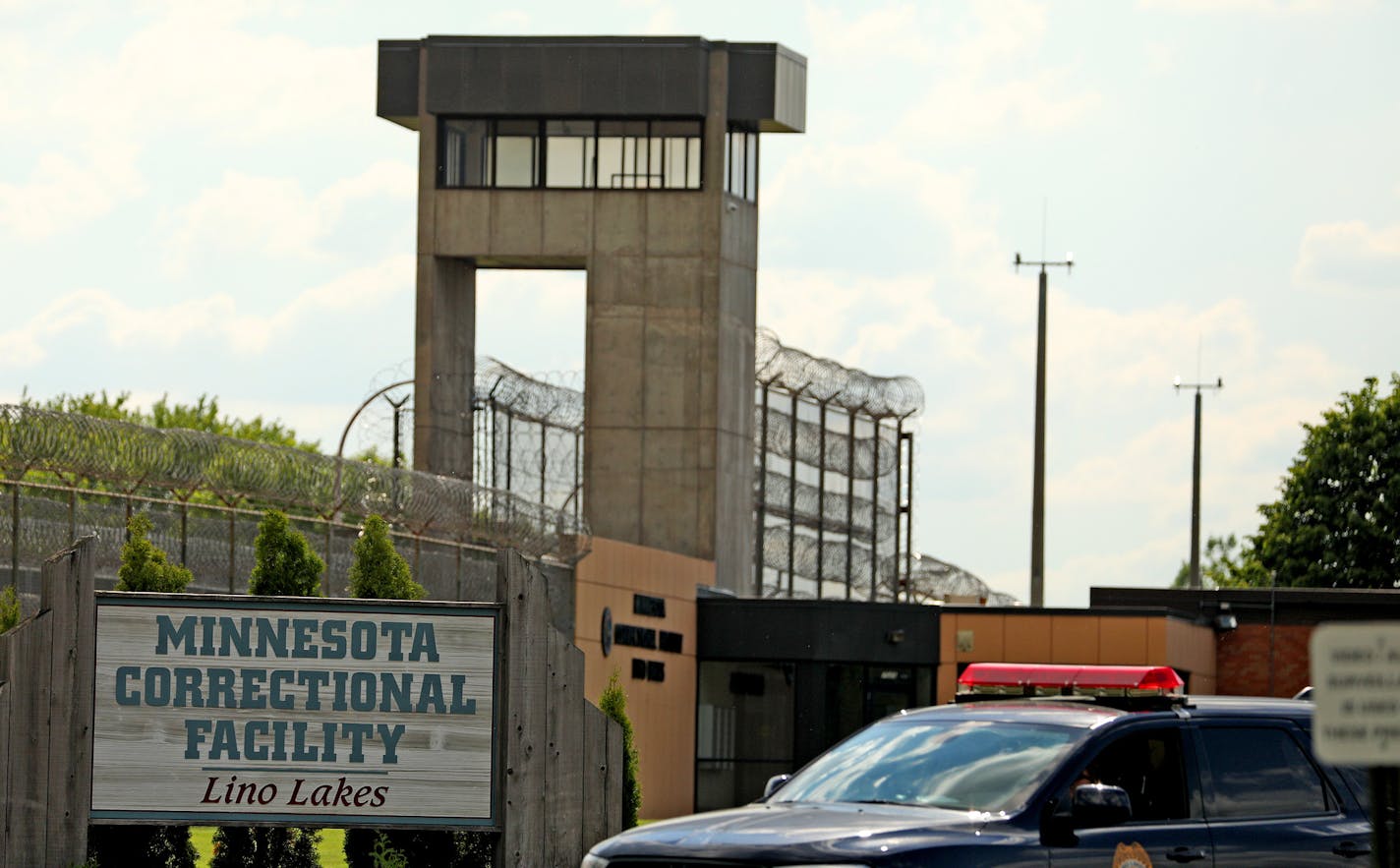 Correctional officers patrolled the grounds after an inmate hijacked a transport van full of prisoners from the Minnesota Correctional Facility in Lino Lakes, Minn.] ANTHONY SOUFFLE &#xef; anthony.souffle@startribune.com An inmate hijacked a transport van full of prisoners Friday, May 26, 2017 outside the Minnesota Correctional Facility in Lino Lakes, Minn.