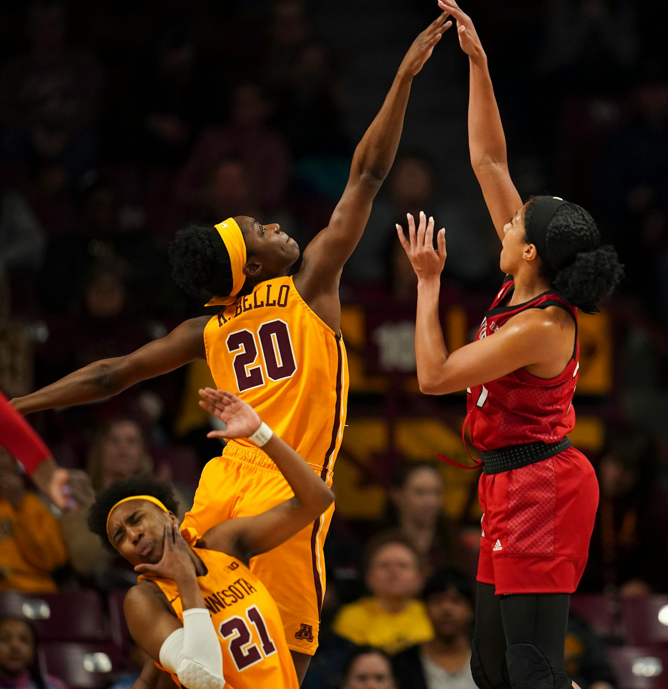 Minnesota Gophers guard Jasmine Brunson (21) reacted to an elbow, ruled an intentional foul, from Rutgers Scarlet Knights guard Noga Peleg Pelc (24) in the first quarter.