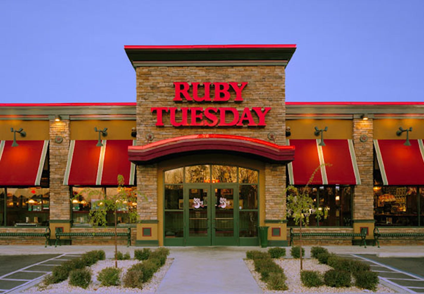 Ruby Tuesday announced that it's closing 95 of its "underperforming restaurants" out of 724.