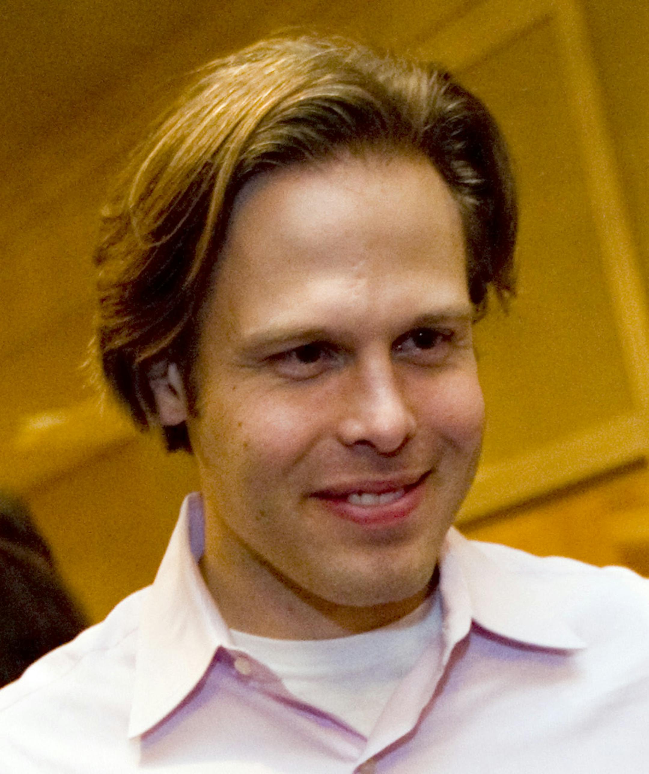 TOM WALLACE ï twallace2@startribune.com Assign#00005496A Slug: singles11xxvitamn November 2, 2008 An After party of the Minnesota Opera brings in young art lovers to enjoy an evening at the Opera. The ìafter party was held at the Saint Paul Hotel.[ Conductor, Andrew Altenbach talks with Martin Katz