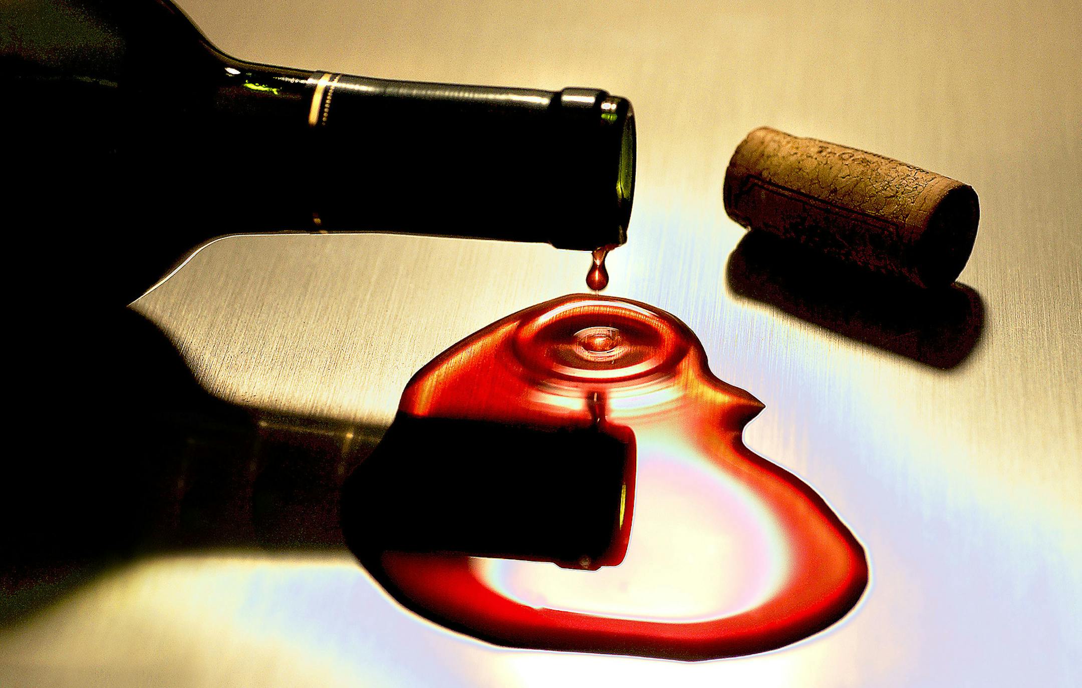 In this photo illustration, a cork is often the culprit when wine goes bad. (Bob Fila/Chicago Tribune/MCT) ORG XMIT: 1055679
