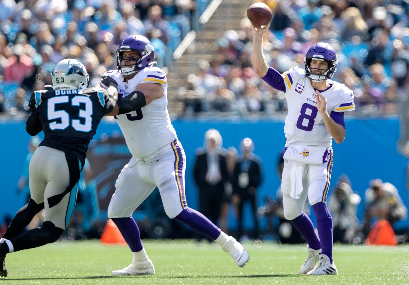 Minnesota Vikings quarterback Kirk Cousins (8)