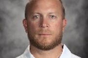 Gophers football coach Tracy Claeys chose tight ends coach Rob Reeves to be the team's offensive coordinator for the Quick Lane Bowl.