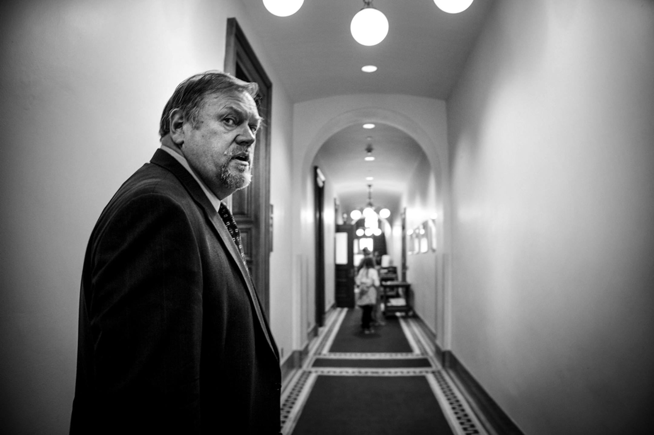 Senate Majority Leader Tom Bakk walked through the Capitol hallways to start the day's session. ] GLEN STUBBE * gstubbe@startribune.com Monday, March 31, 2014.