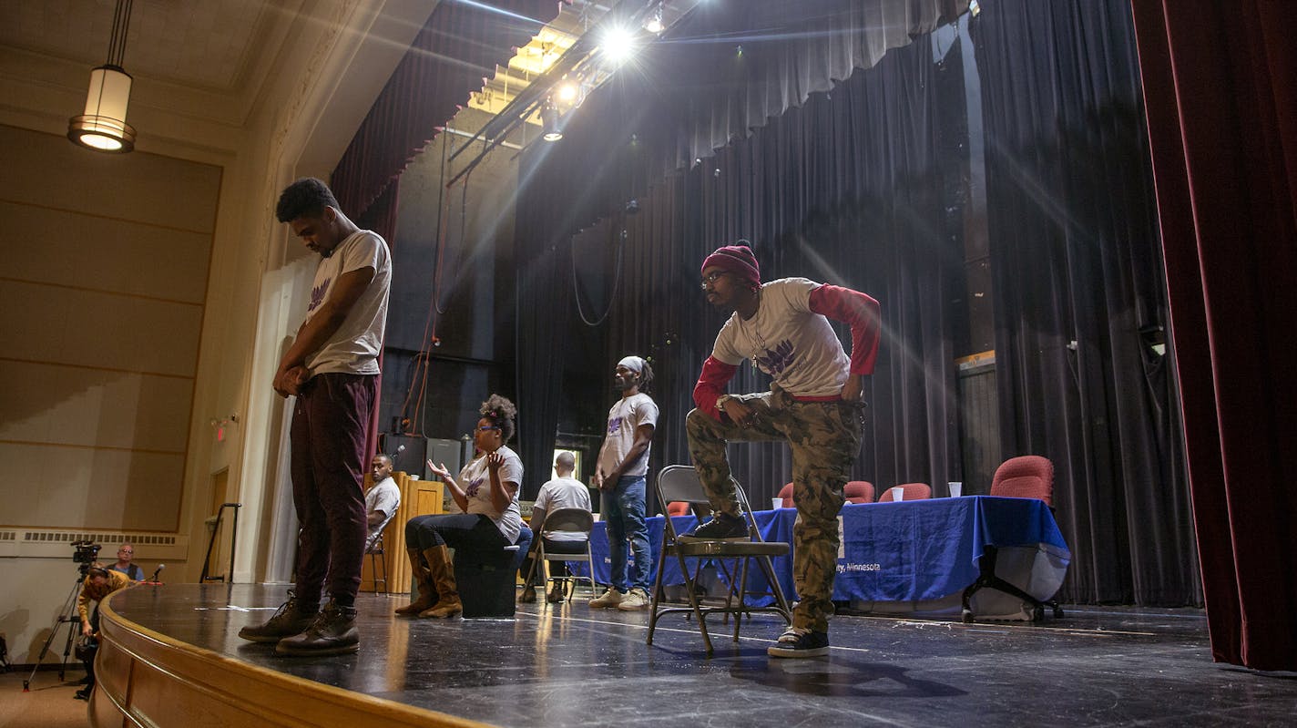 Members of the Mill City Players performed before those who attended the "Heading Home Hennepin Annual Meeting" in the Sabathani Commuity Center Auditorium, Tuesday, November 27, 2018 in Minneapolis, MN. ] ELIZABETH FLORES &#xef; liz.flores@startribune.com