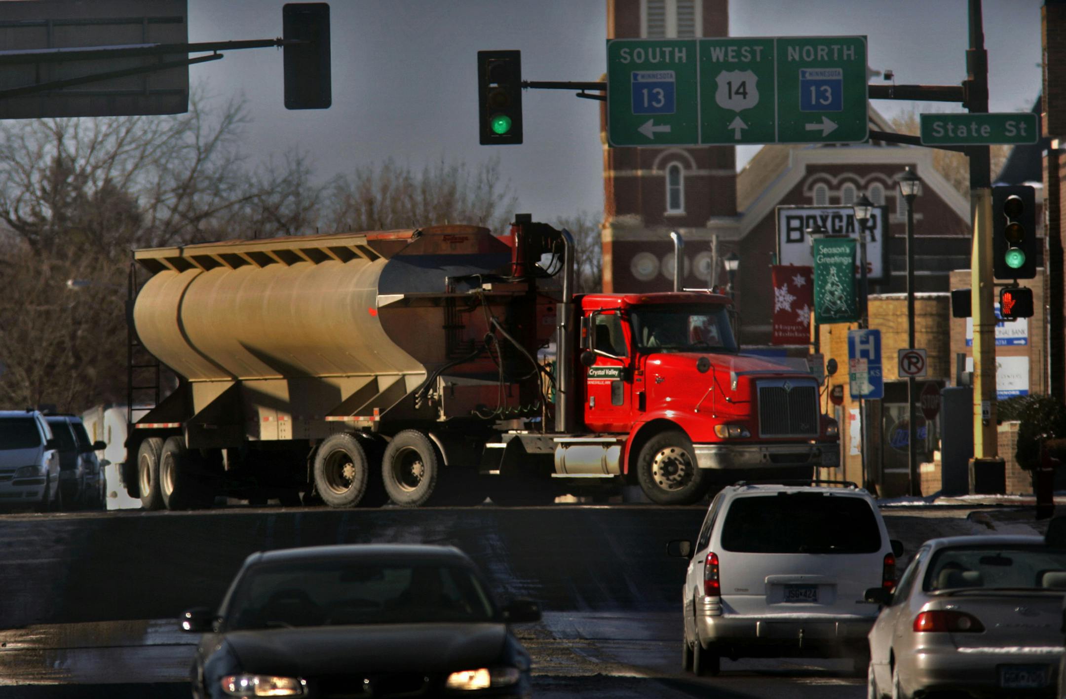 JIM GEHRZ ‚Ä¢ jgehrz@startribune.com Waseca/November 30, 2007/11:00AM Traffic was heavy at the intersection of Highways 14 and 13 in downtown Waseca. Highway 14, which stretches from Rochester to the South Dakota border, is one of the most deadly roads in Minnesota. Since the mid 1980‚Äôs, more than 140 people have been killed. The road narrows in some spots, especially the 15 mile section between Waseca and Owatonna where it becomes a narrow, two-lane highway w
