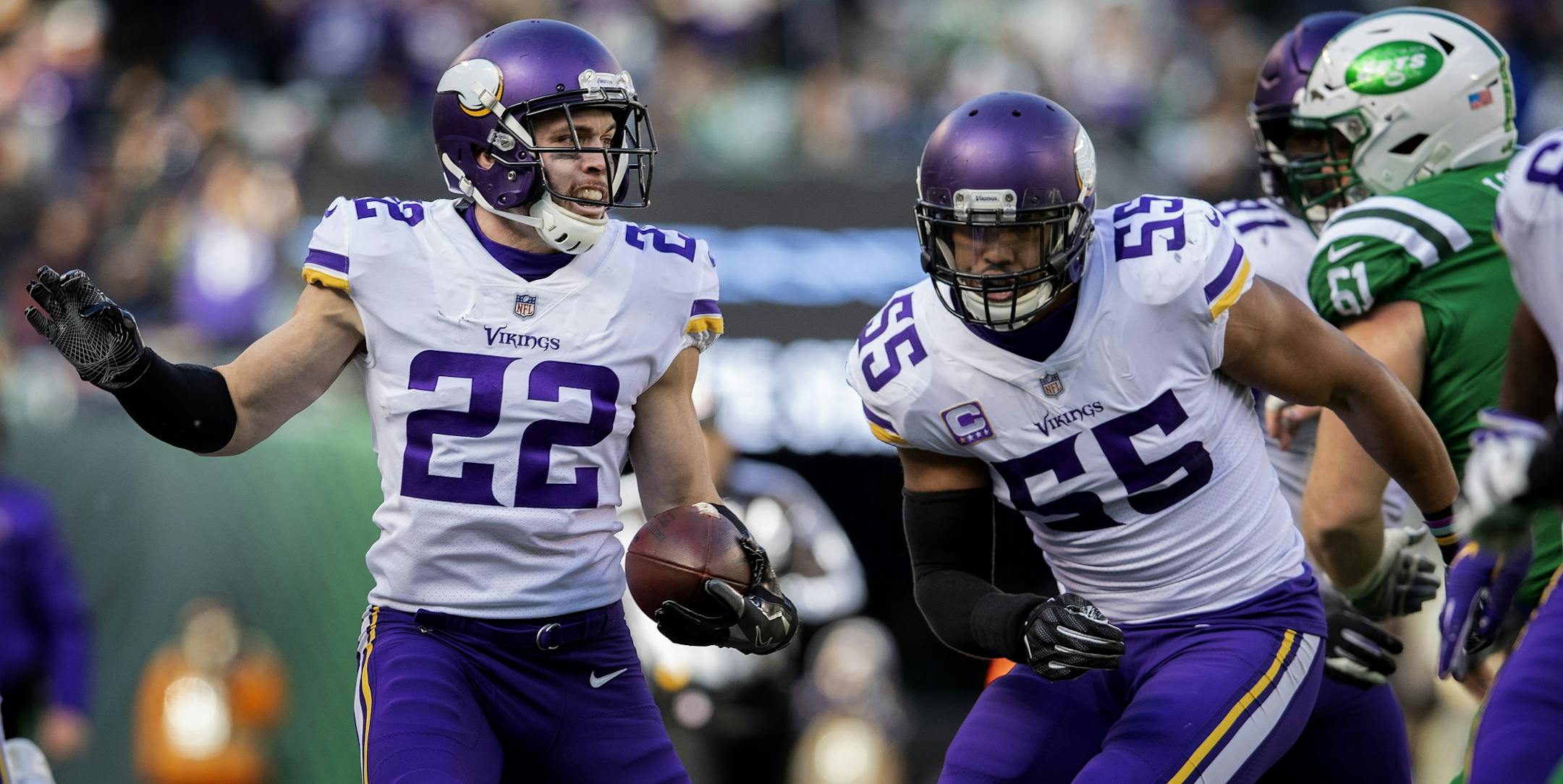 Minnesota Vikings free safety Harrison Smith (22) ran after intercepting a pass in the third quarter.