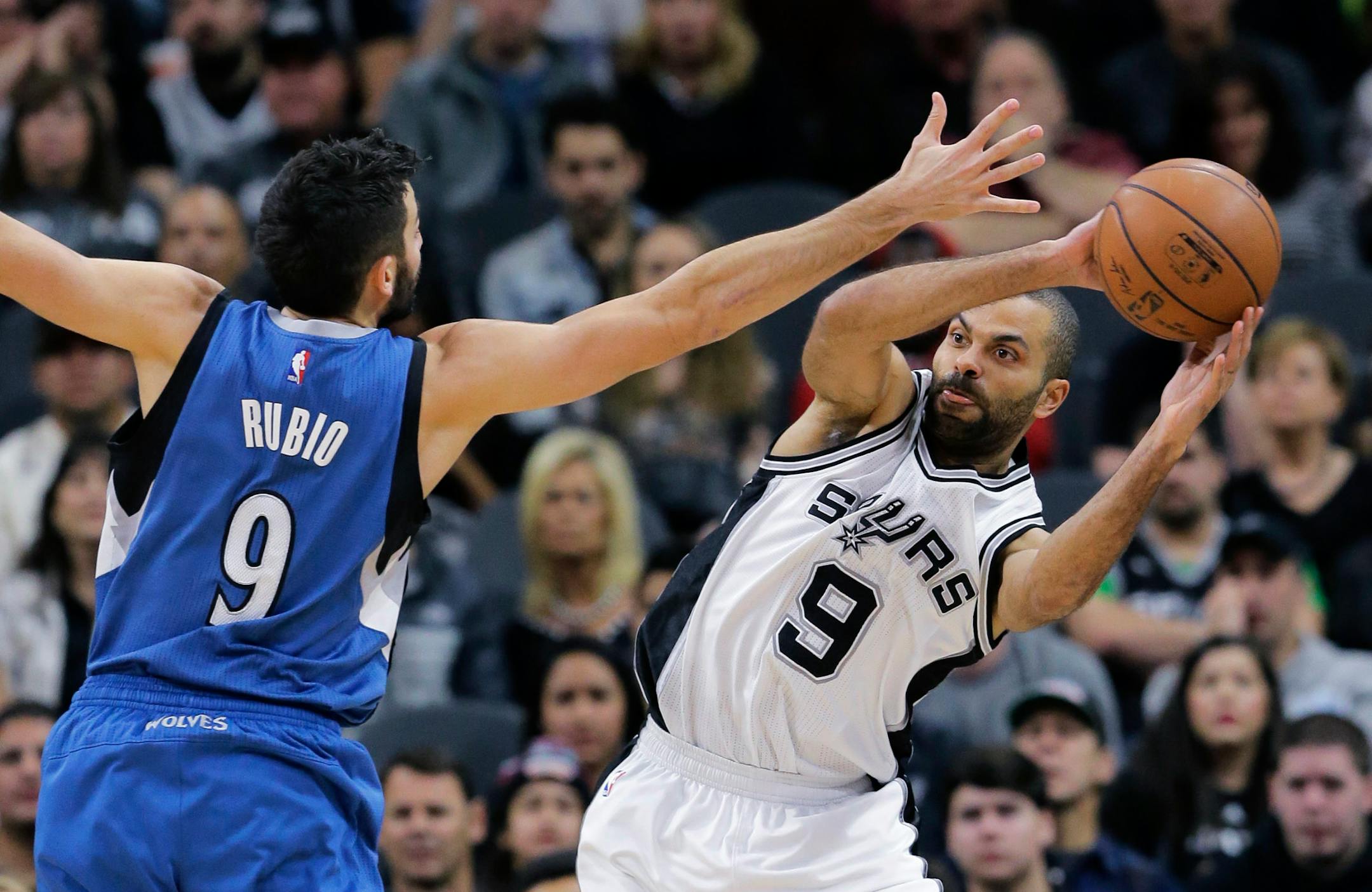 Spurs guard Tony Parker, right.