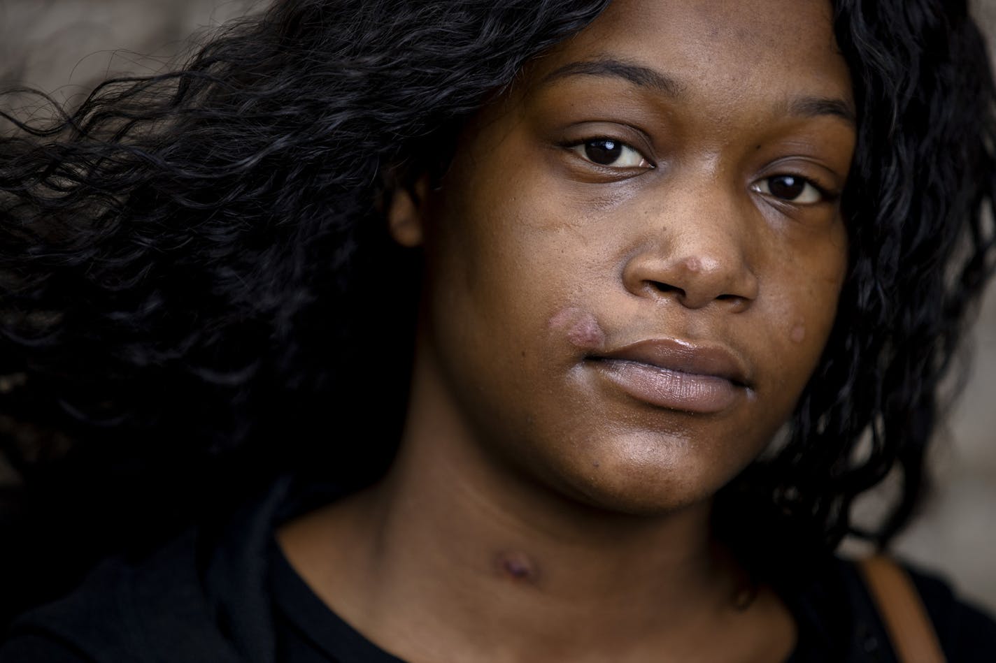 Na'Dasia Johnson, 20, is still picking up the pieces of her life, after an early-morning grease fire gutted her south Minneapolis apartment. ] CARLOS GONZALEZ &#x2022; cgonzalez@startribune.com &#x2013; Minneapolis, MN &#x2013; April 9, 2020, Na'Dasia Johnson, 20, is still picking up the pieces of her life, after an early-morning grease fire gutted her south Minneapolis apartment.