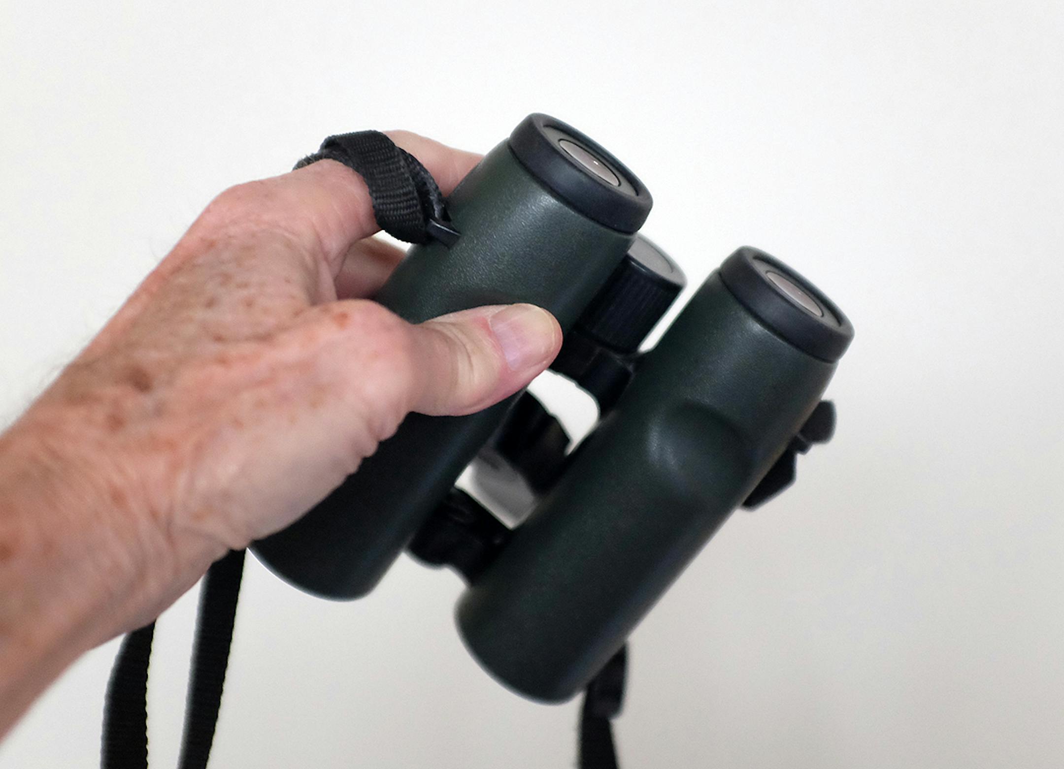 Roof prism 10x32 binoculars credit: Jim Williams