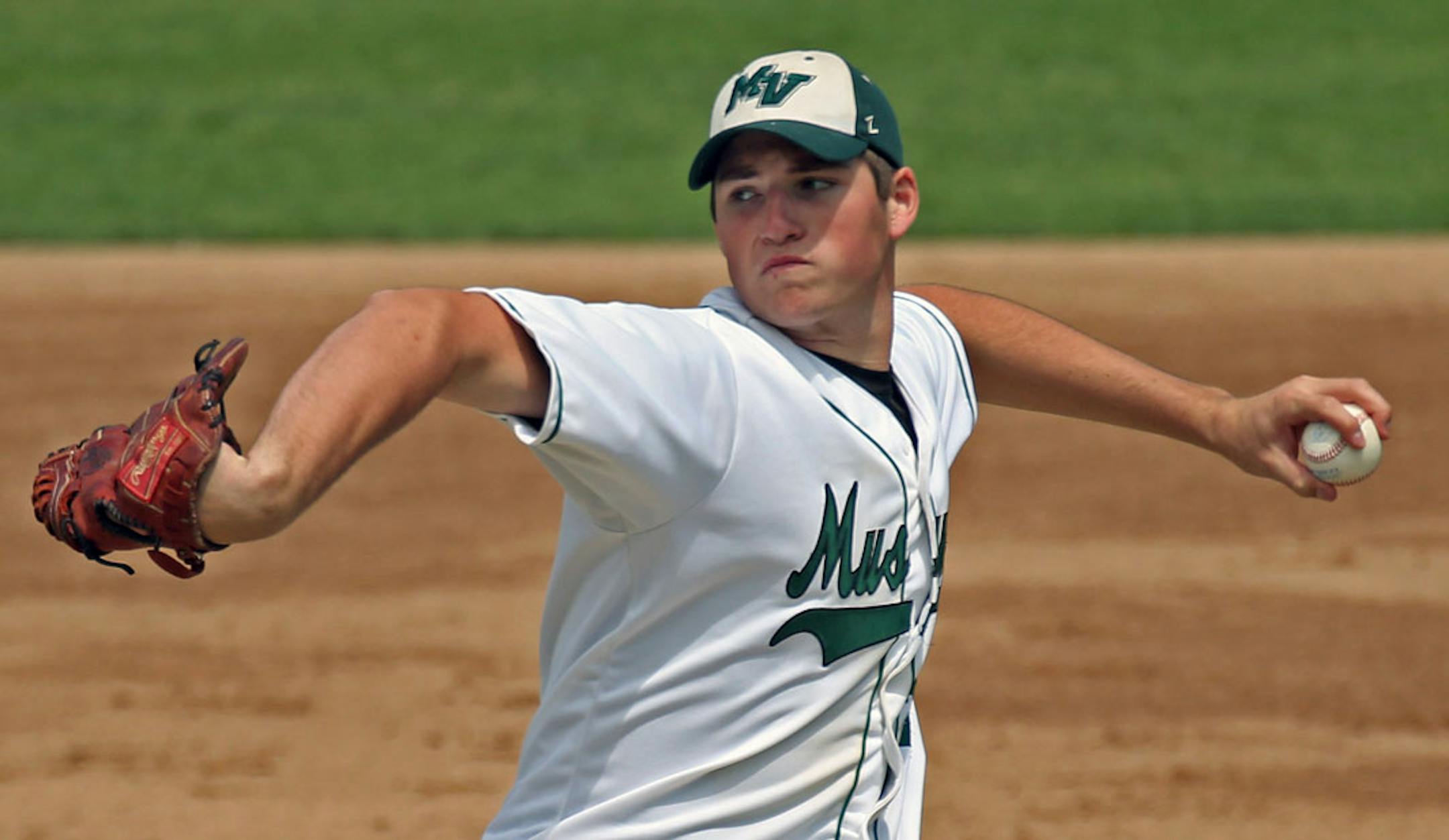 Mounds View lefty Sam Hentges, who made just his second start of the season, sent his team into the title game against Rocori at Target Field on Monday.