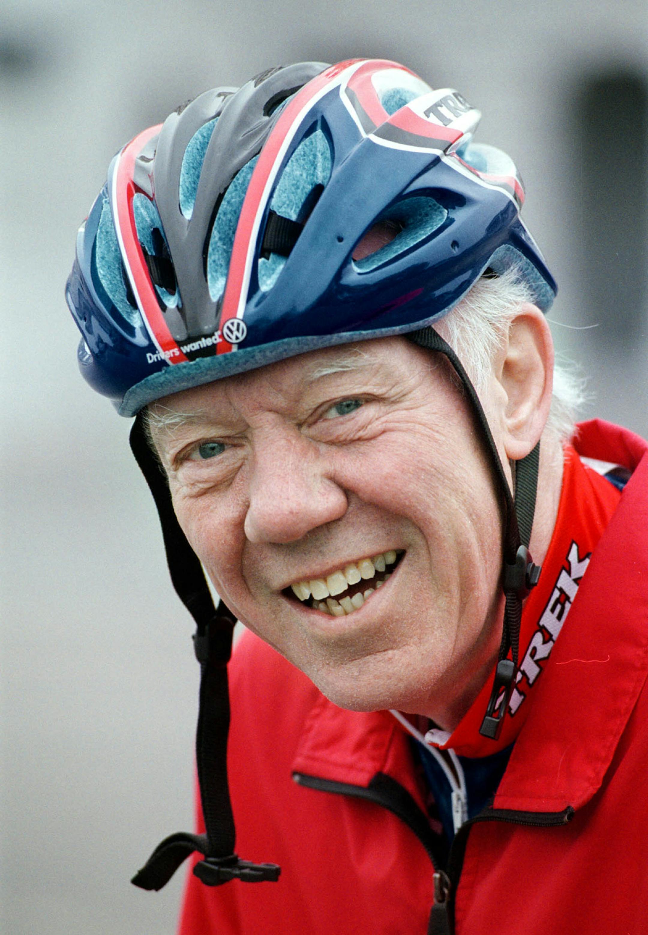 Congressman James Oberstar at the US Capitol in Washington DC on hisTrek Tour de France 2000 racing bike. Photo: Melanie Burford