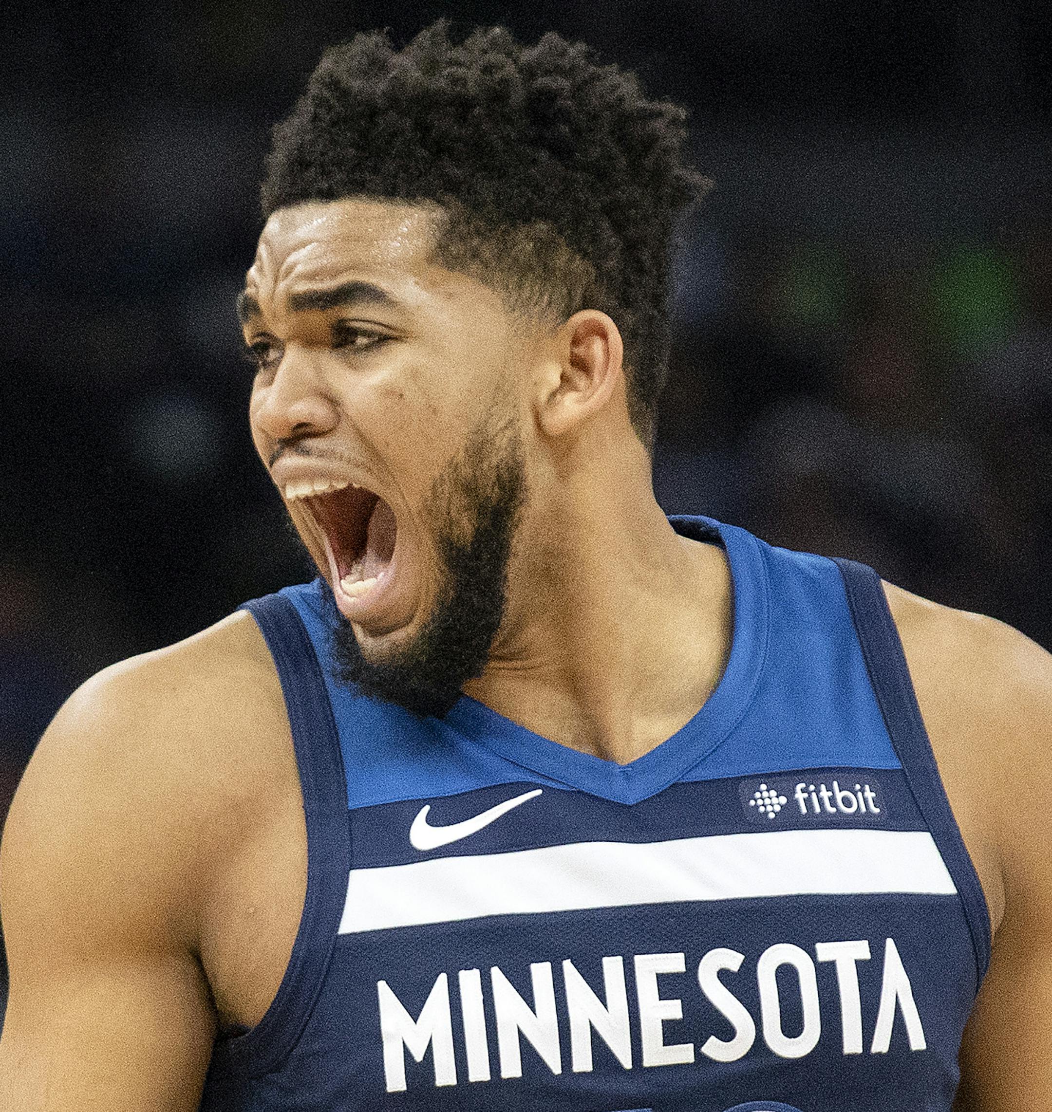 Minnesota Timberwolves Karl-Anthony Towns (32) ] CARLOS GONZALEZ ï cgonzalez@startribune.com ñ April 23, 2018, Minneapolis, MN, Target Center, NBA Playoffs, Basketball, Minnesota Timberwolves vs. Houston Rockets, Game 4