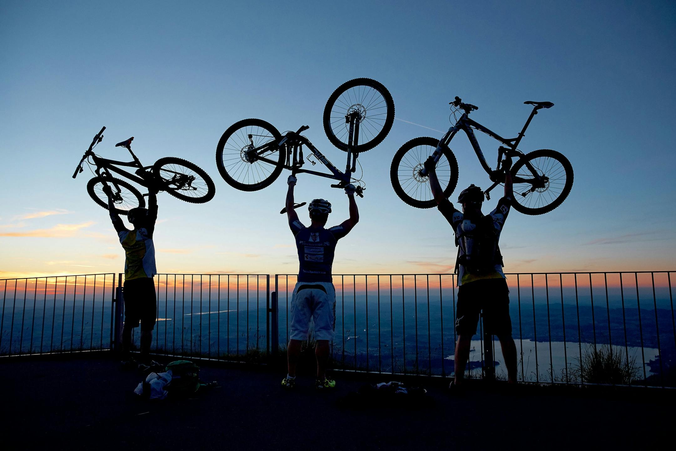 cyclists top Mt Rigi.