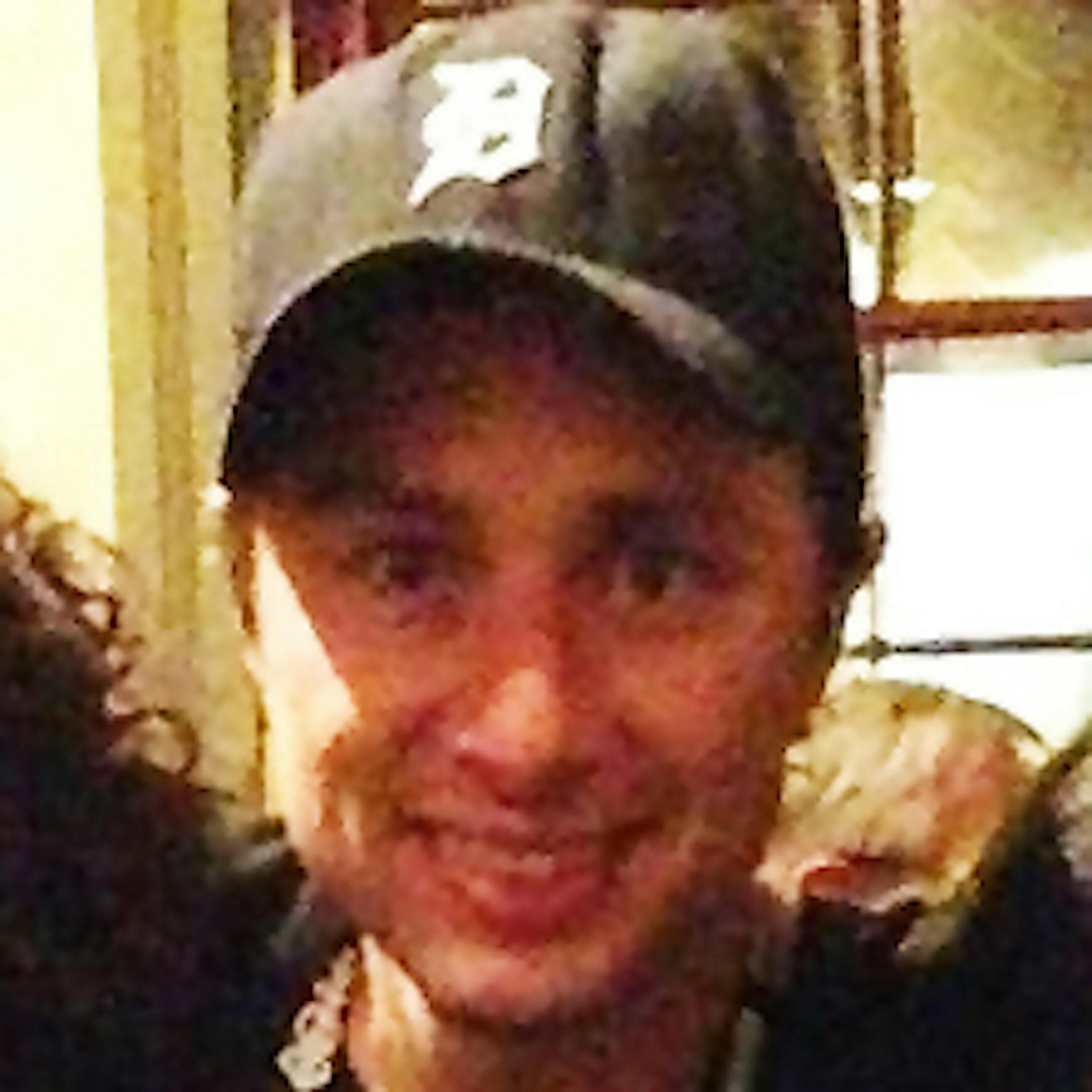 Ari Feblowitz and girlfriend Vanessa Armijo flank Zach Braff.