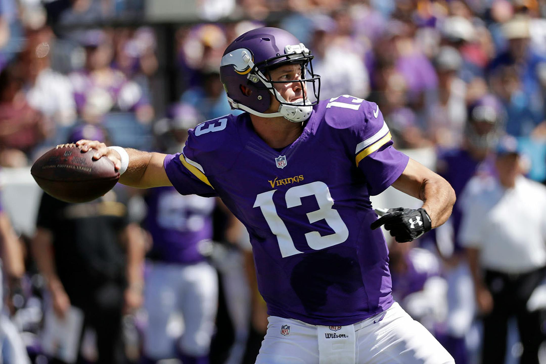 Minnesota Vikings quarterback Shaun Hill passes against the Tennessee Titans in the first half of an NFL football game Sunday, Sept. 11, 2016, in Nashville, Tenn.